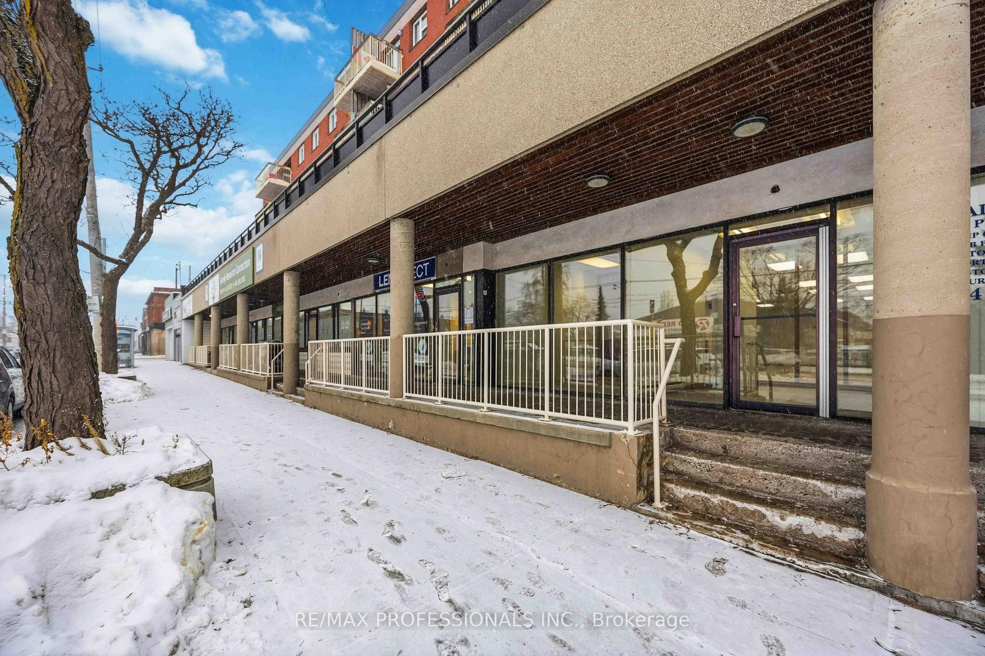 190 Main Street, The Beaches / Upper Beaches, ON M4E 2W1 - Photo 1
