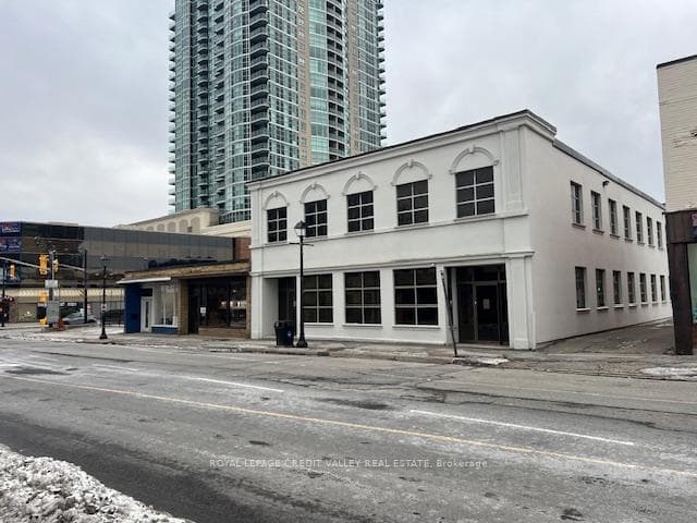 32 Queen Street Unit 202, Brampton, ON L6X 1A1 - Photo 1