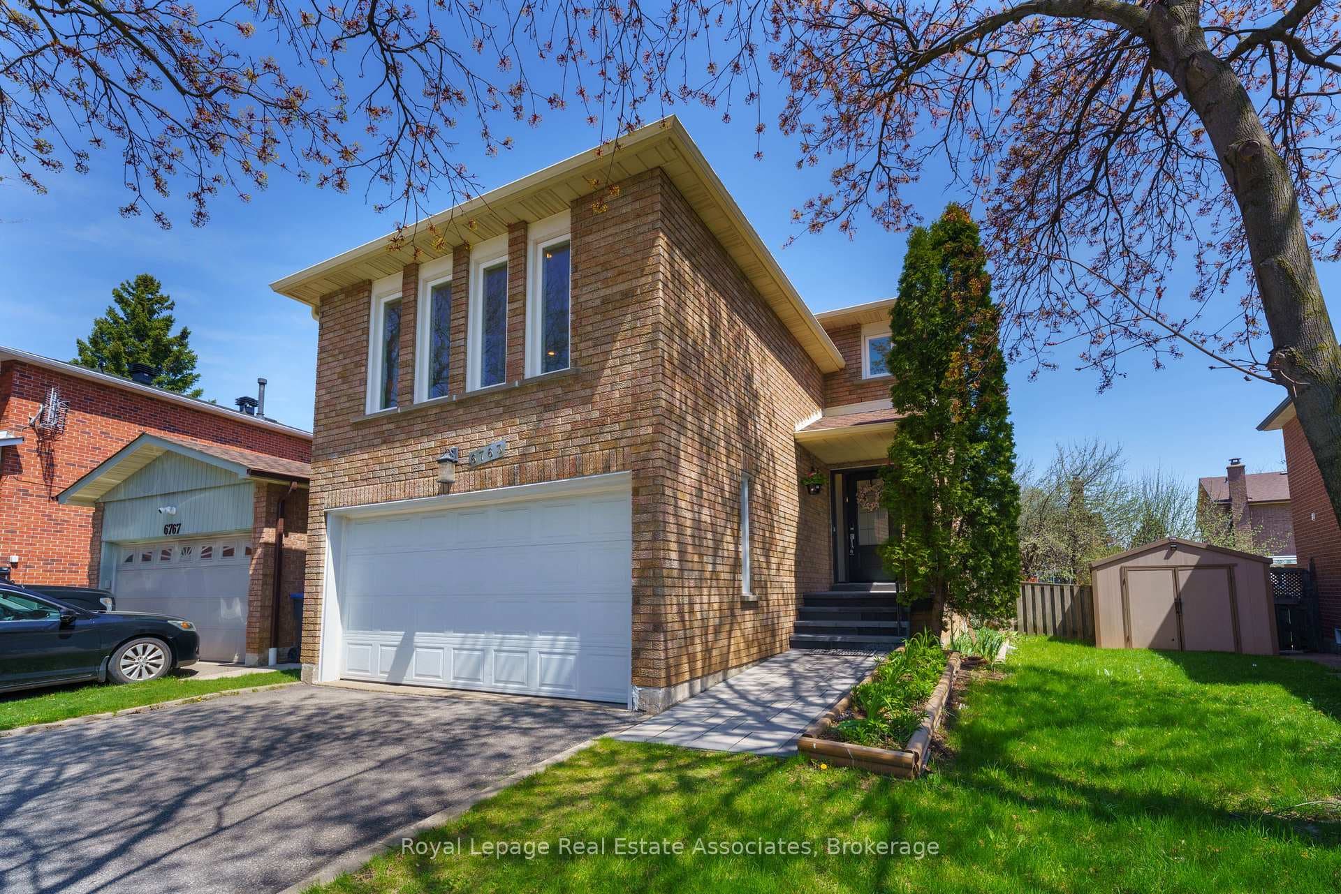 6763 Dolmage Court, Mississauga, ON L5N 4V9 - Photo 1