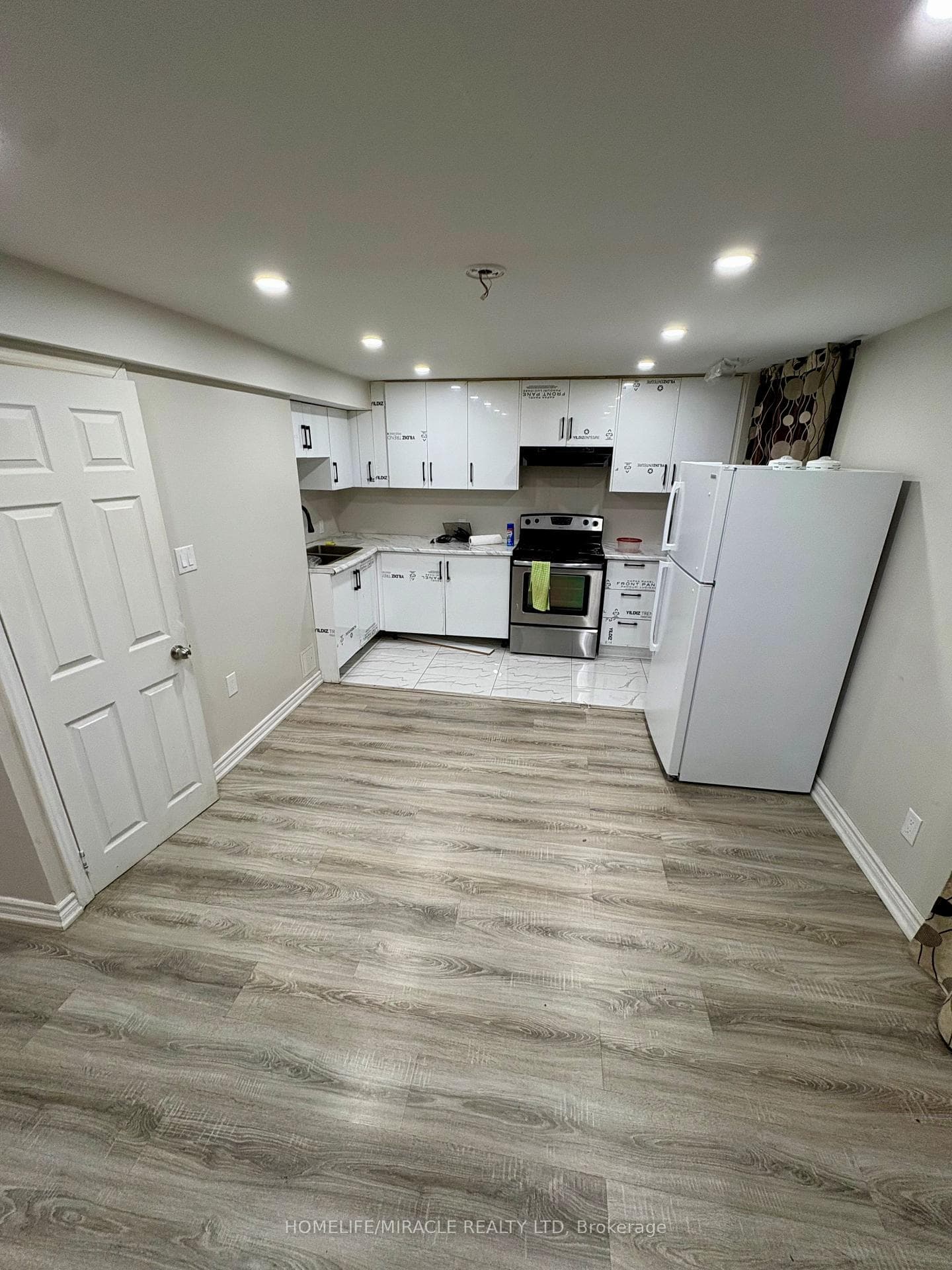 92 Evalene Court, Brampton, ON L6Z 2Z7 - Photo 1