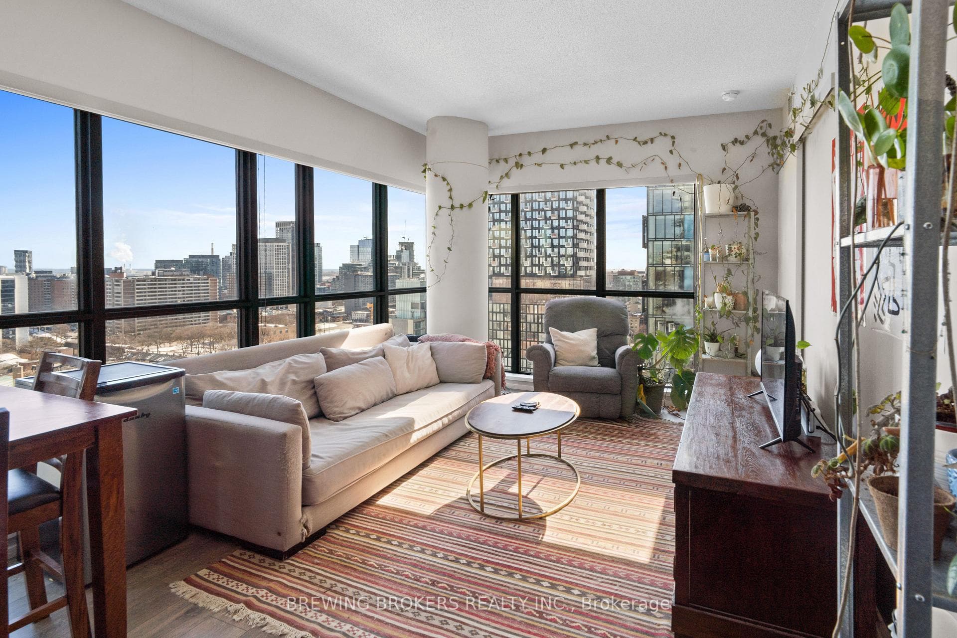 159 Dundas Street Unit 1705, Regent Park / Cabbagetown / St. James Town, ON M5B 1E4 - Photo 1