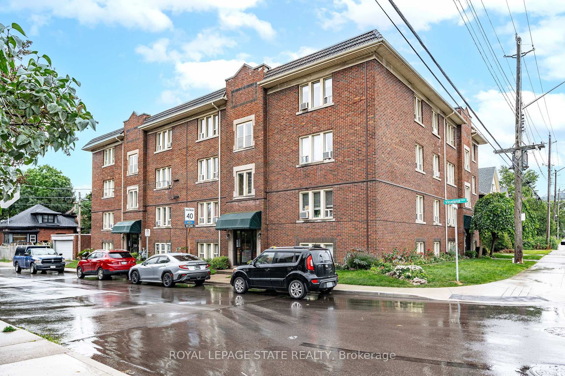 2 Vineland Avenue Unit 9, Hamilton, ON L8M 1R4 - Photo 1