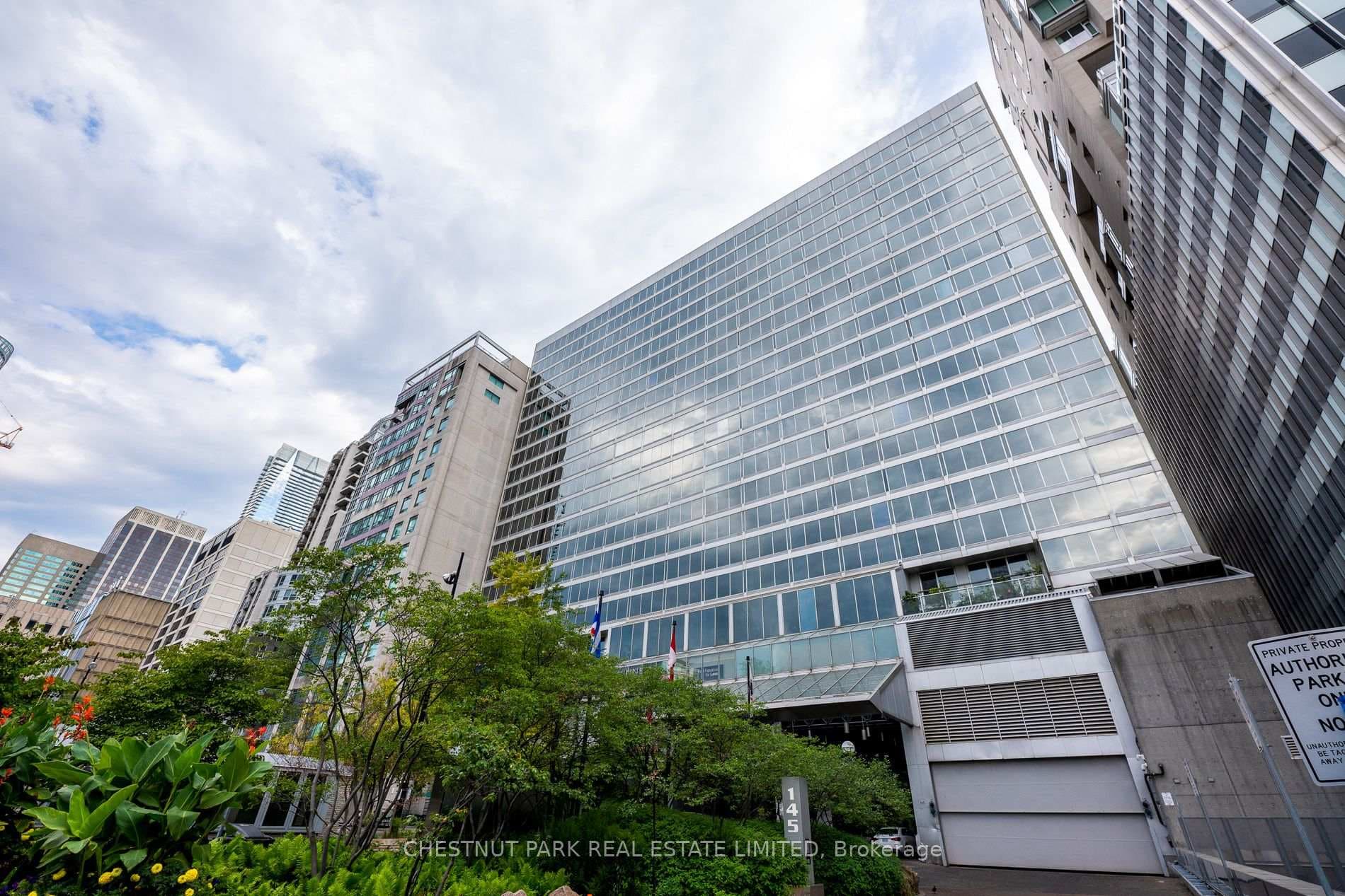 110 Bloor Street Unit 1606, Annex / Yorkville / Summerhill, ON M5S 2W7 - Photo 1