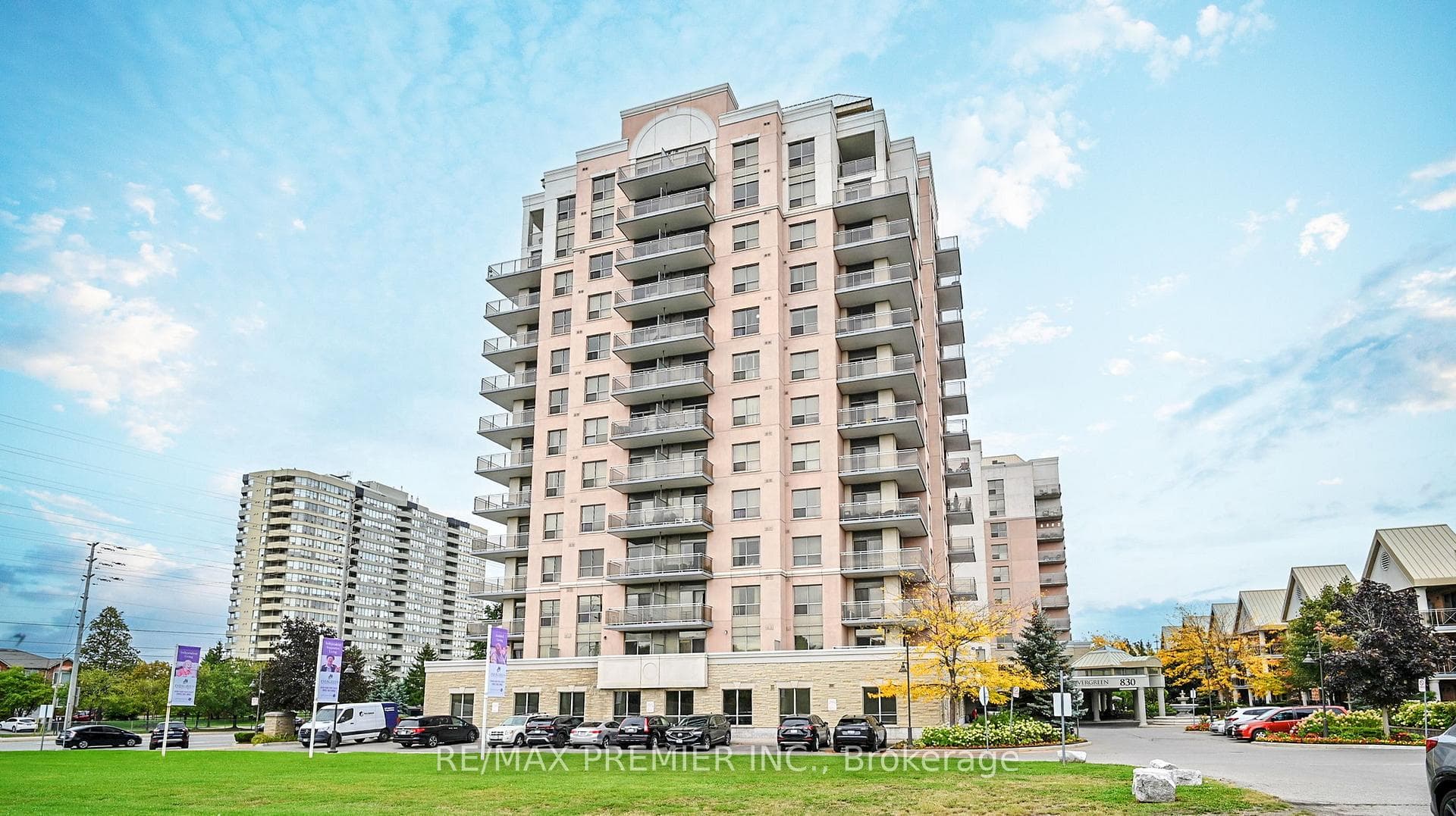 810 Scollard Court Unit 204, Mississauga, ON L5V 0A4 - Photo 1