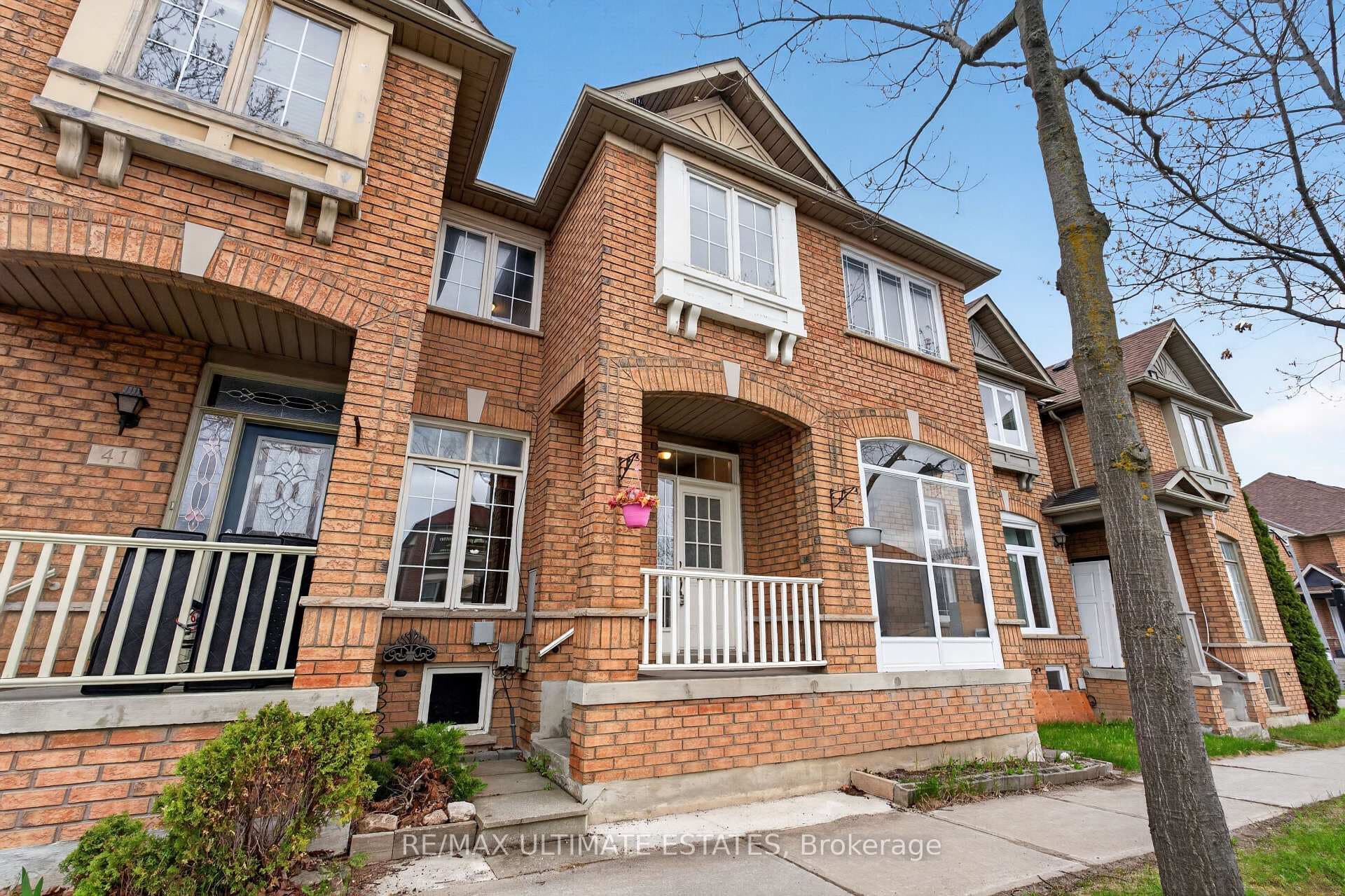 39 Bur Oak Avenue, Markham