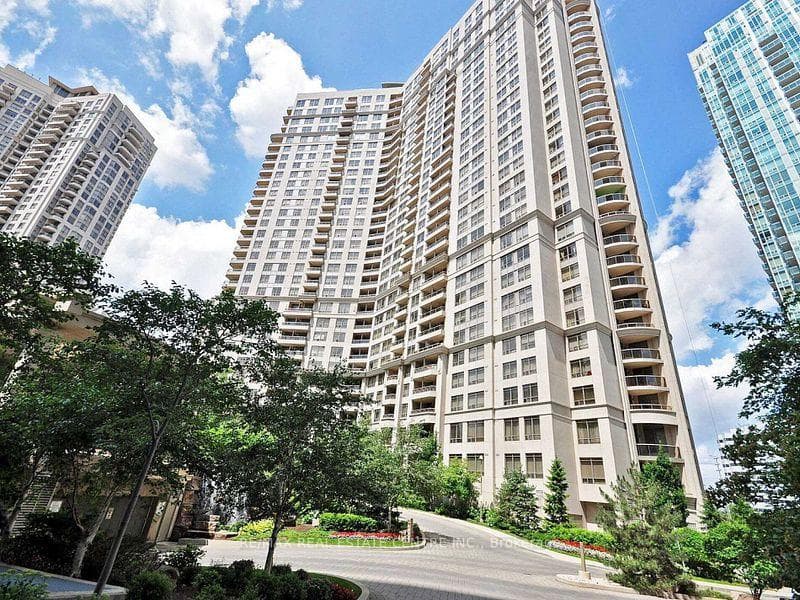3888 Duke Of York Blvd Boulevard Unit 834, Mississauga, ON L5C 1Z5 - Photo 1