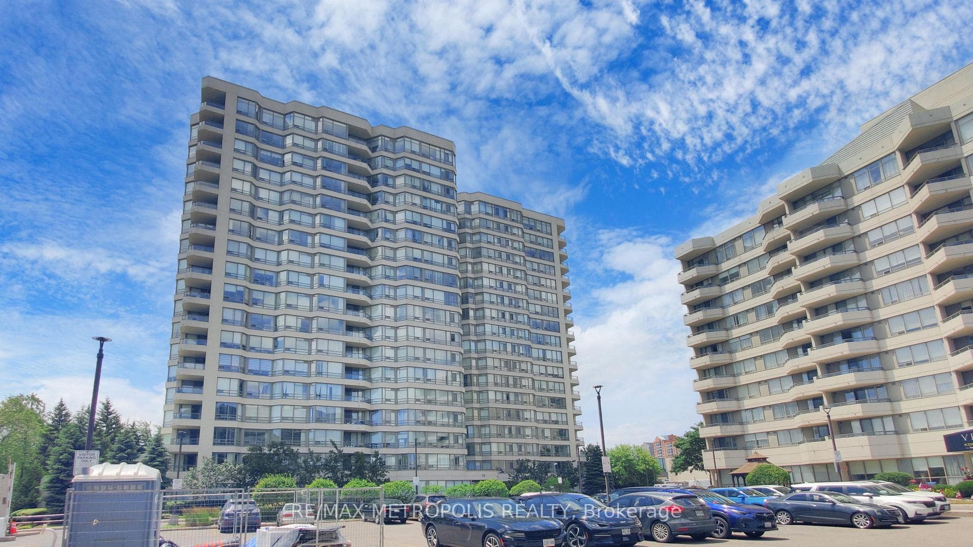 75 King Street Unit 1609, Mississauga, ON L5A 4G5 - Photo 1