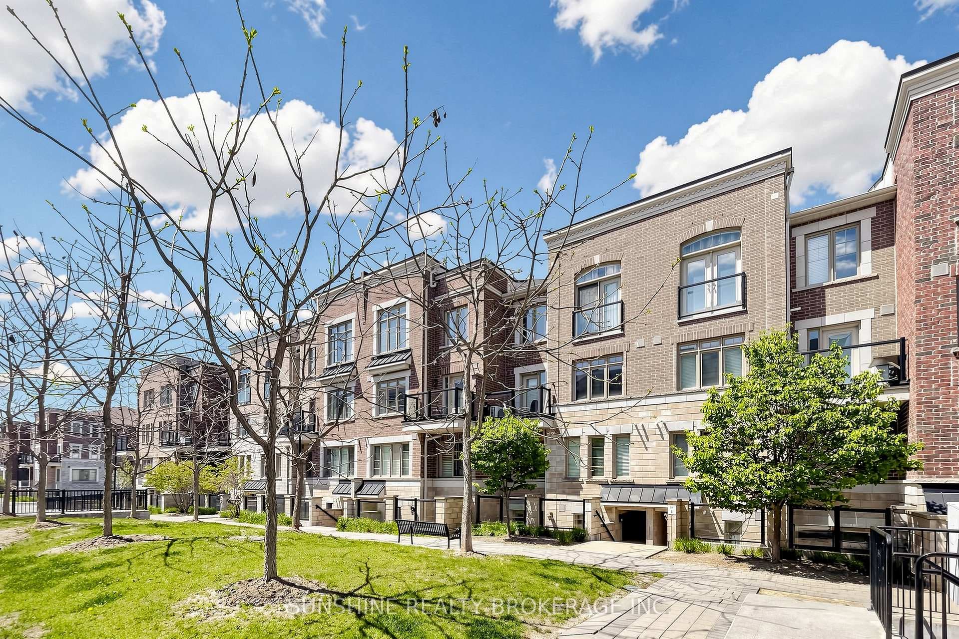 2335 Sheppard Avenue Unit 7, Toronto W05