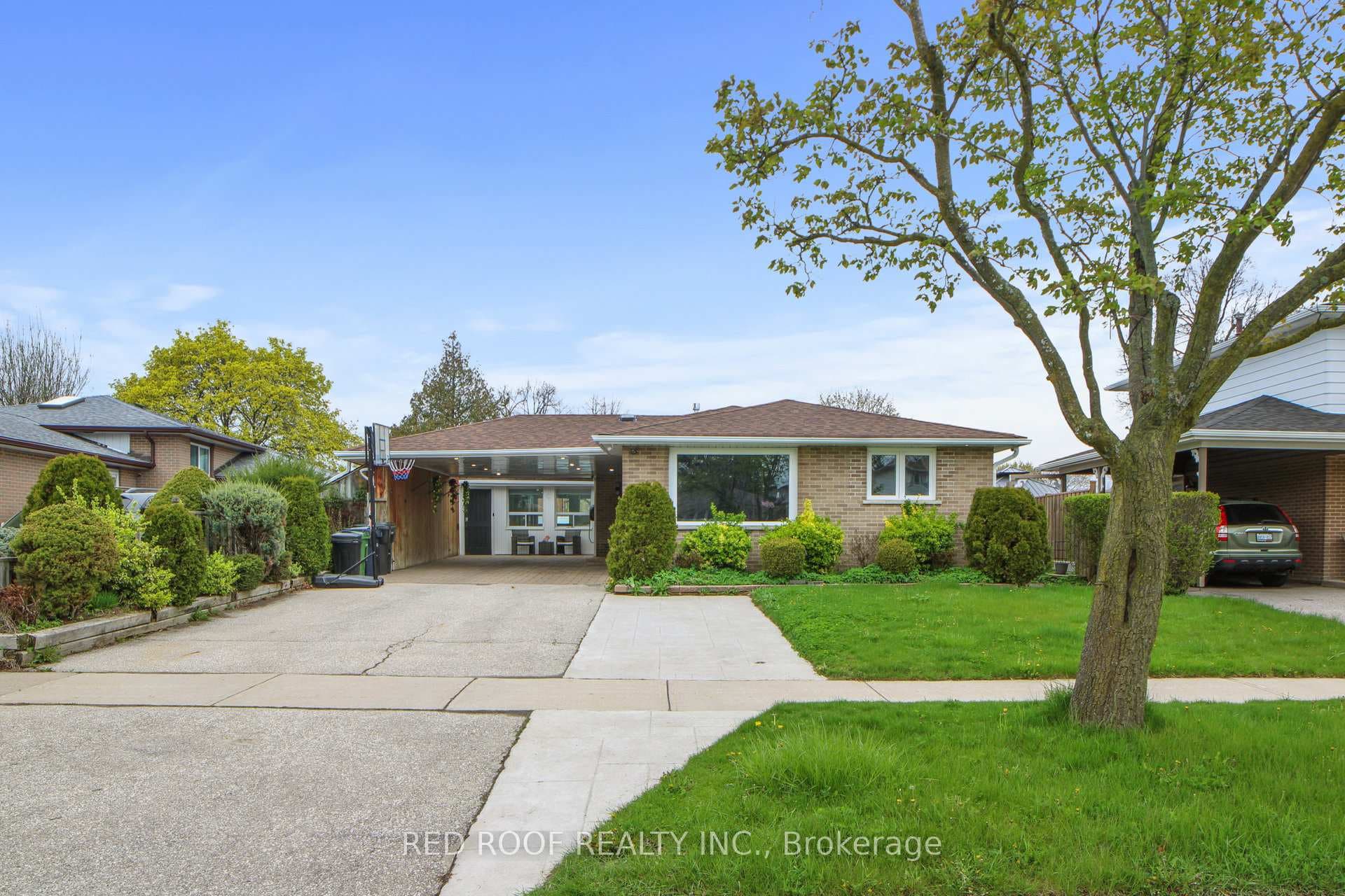 21 Parkington Crescent, Scarborough (West Hill / Highland Creek), ON M1H 2T6 - Photo 1