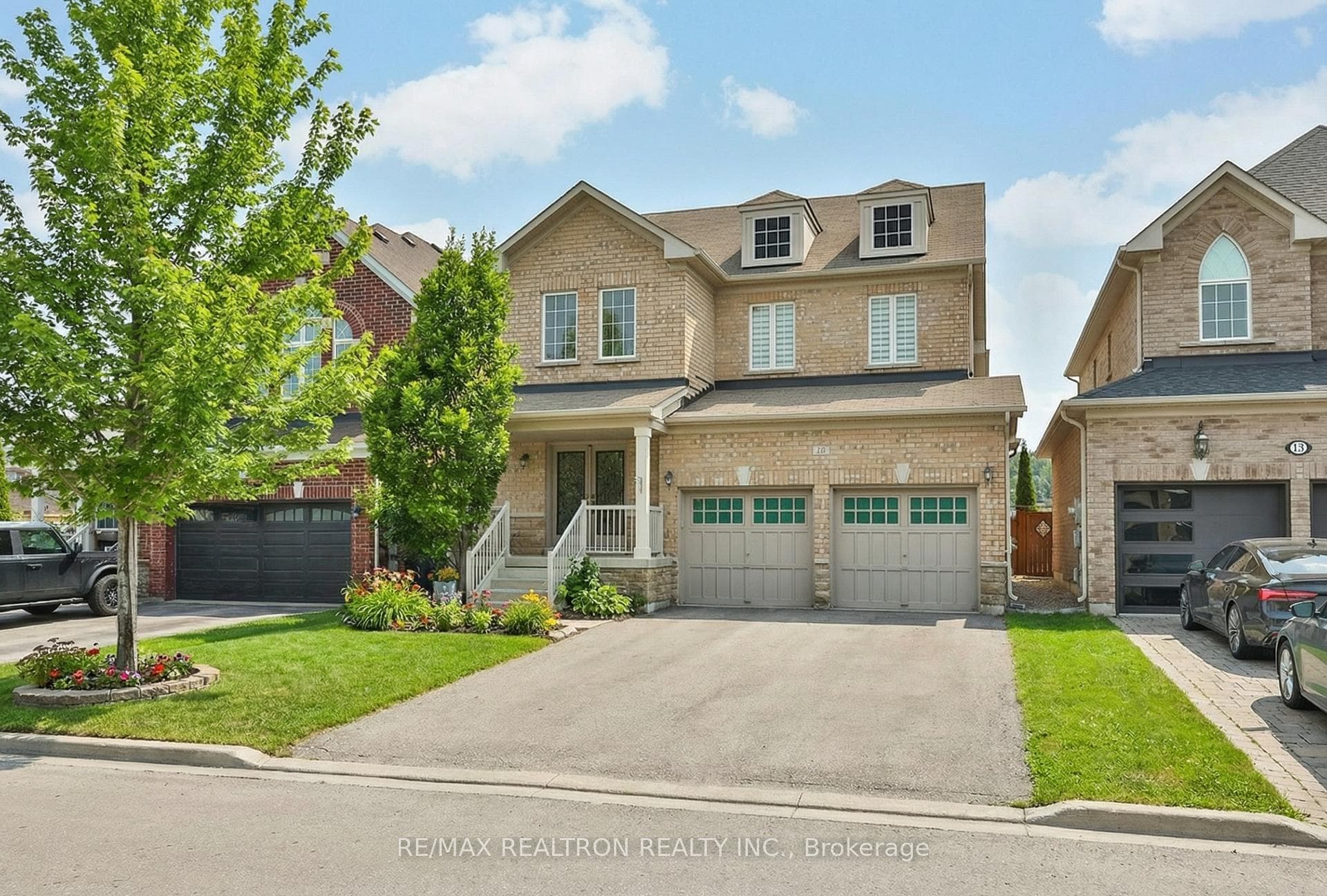 16 Mckenzie Way, Bradford West Gwillimbury, ON L3Z 0K1 - Photo 1