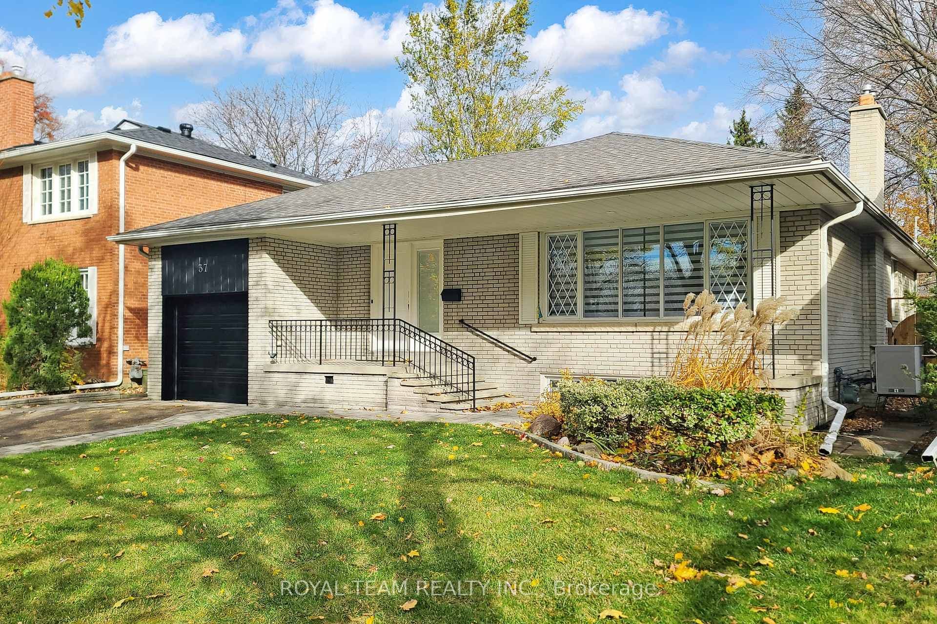 37 Markland Drive, Etobicoke (Islington / Rexdale), ON M9C 1M9 - Photo 1
