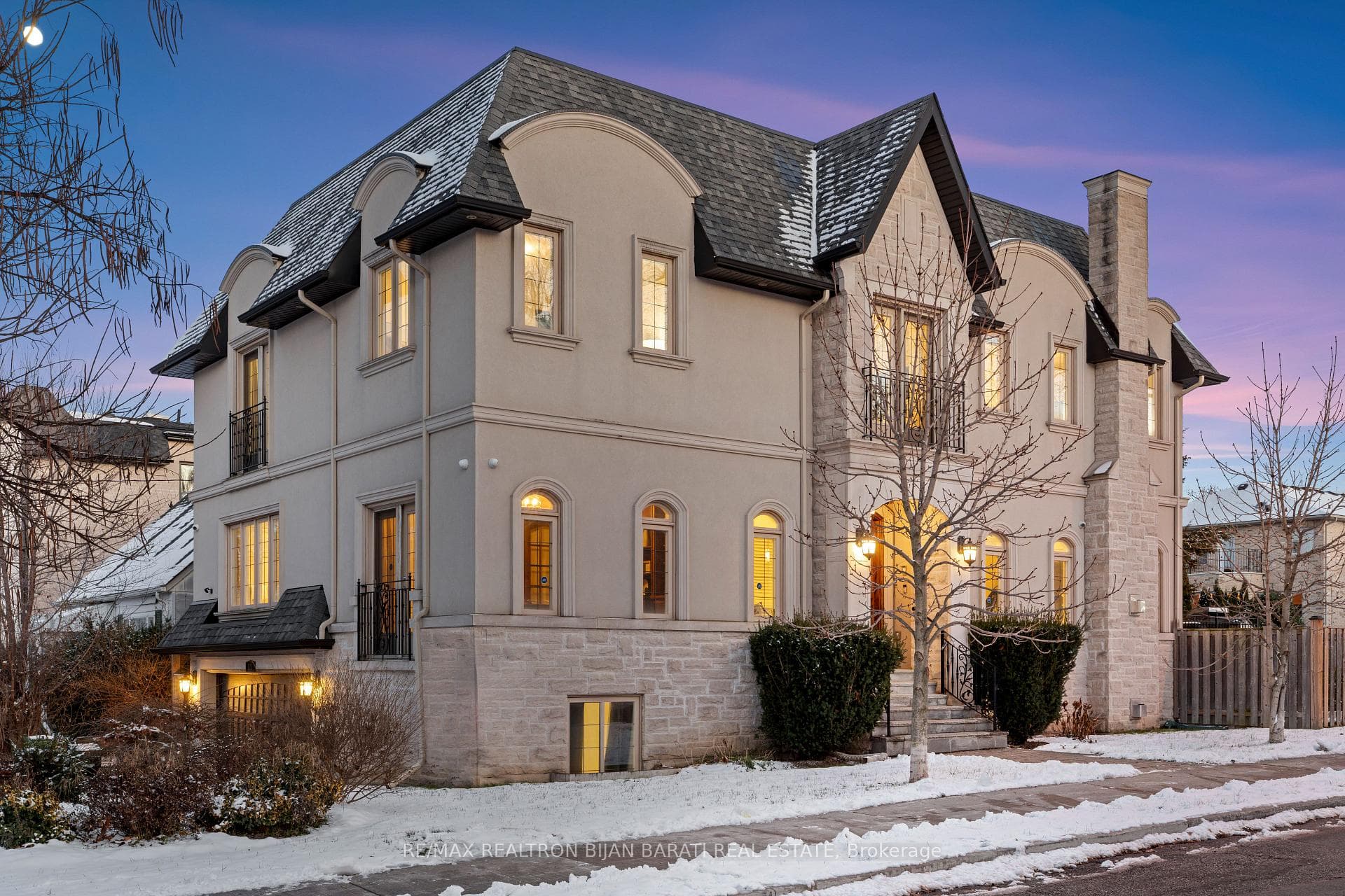 221 Elmwood Avenue, Willowdale / Newtonbrook, ON M2N 3M8 - Photo 1