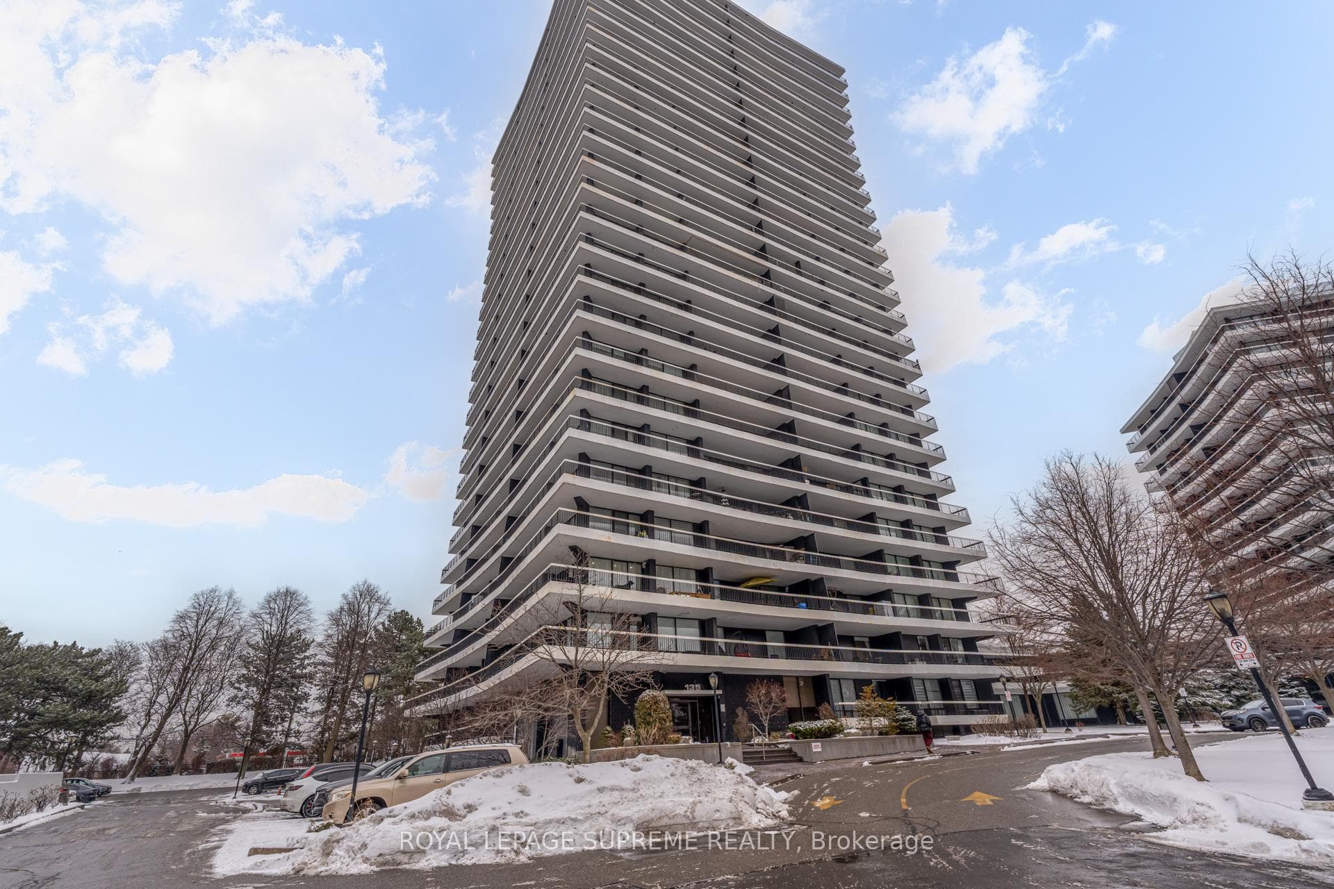 135 Antibes Drive Unit 205, Thornhill / Willowdale, ON M2R 2Z1 - Photo 1
