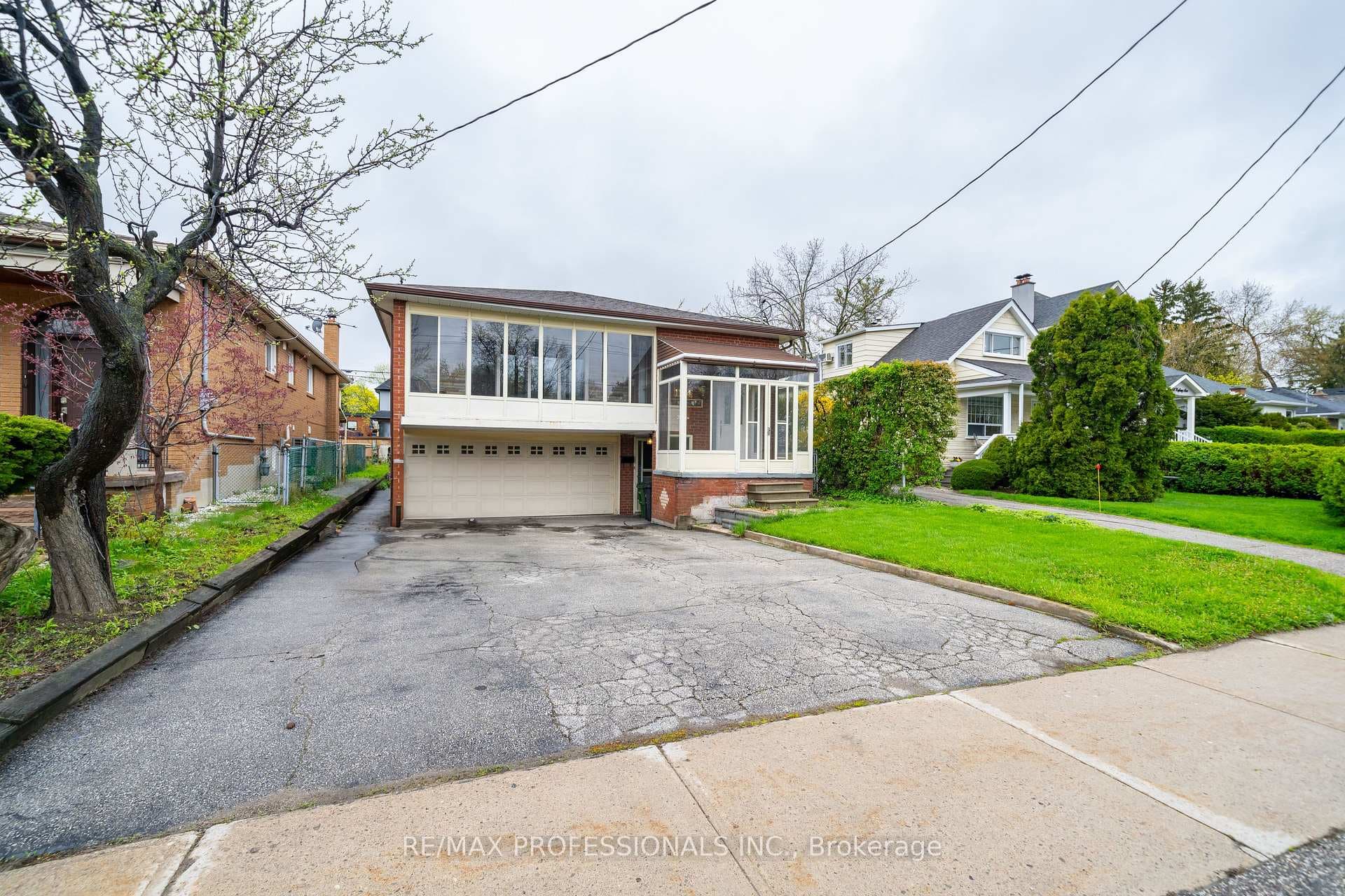 1164 Kipling Avenue, Etobicoke (Islington / Rexdale), ON M9B 3M6 - Photo 1