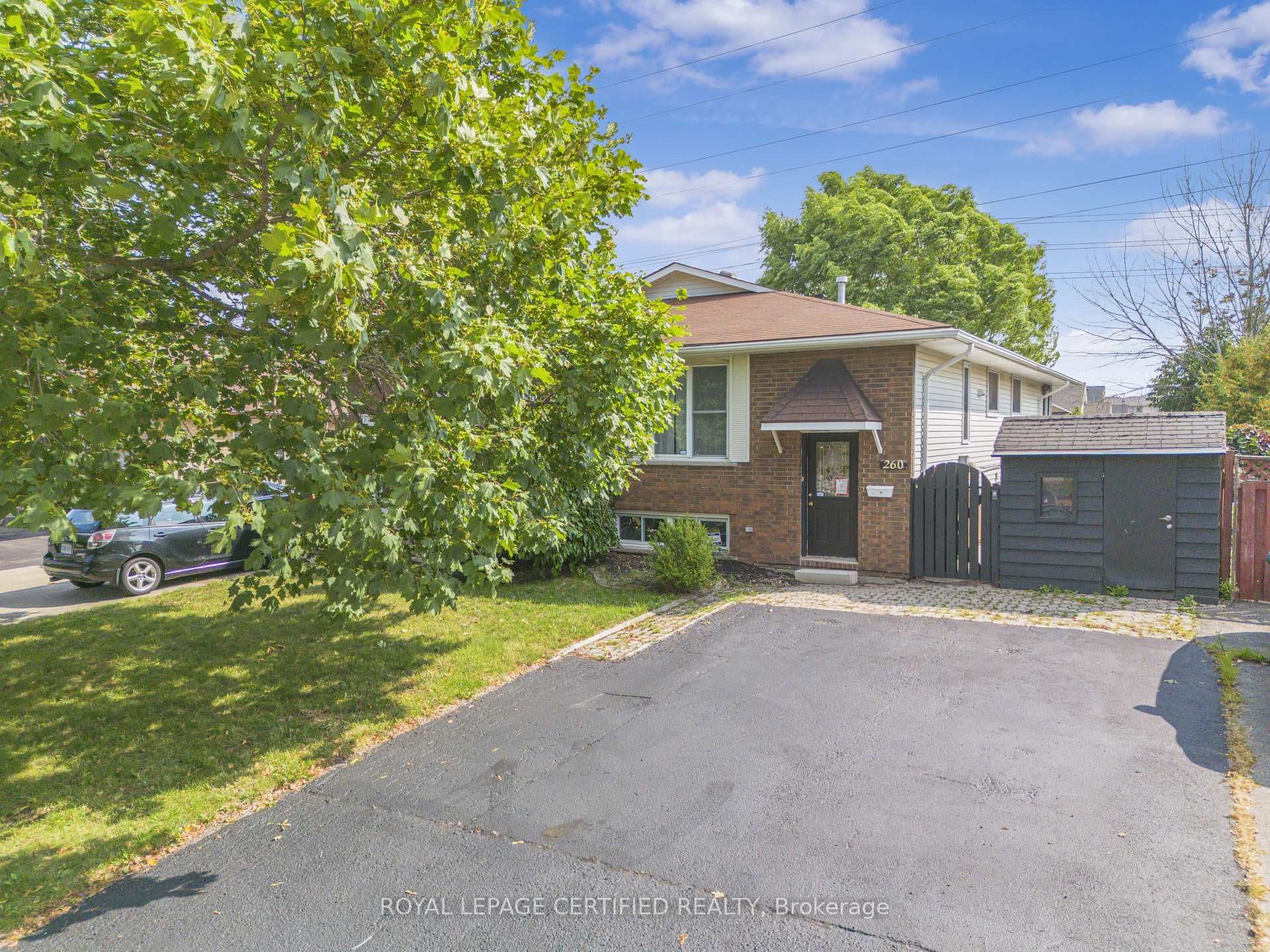 LARGE FOUR CAR DRIVE WAY WITH NO SIDE WALK