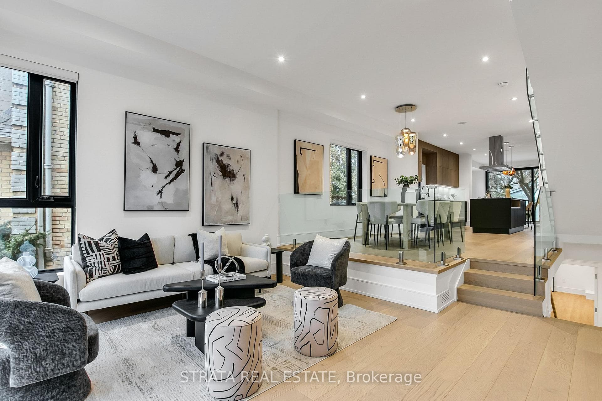 354 Cleveland Street, Leaside / Davisville, ON M4S 2W9 - Photo 1