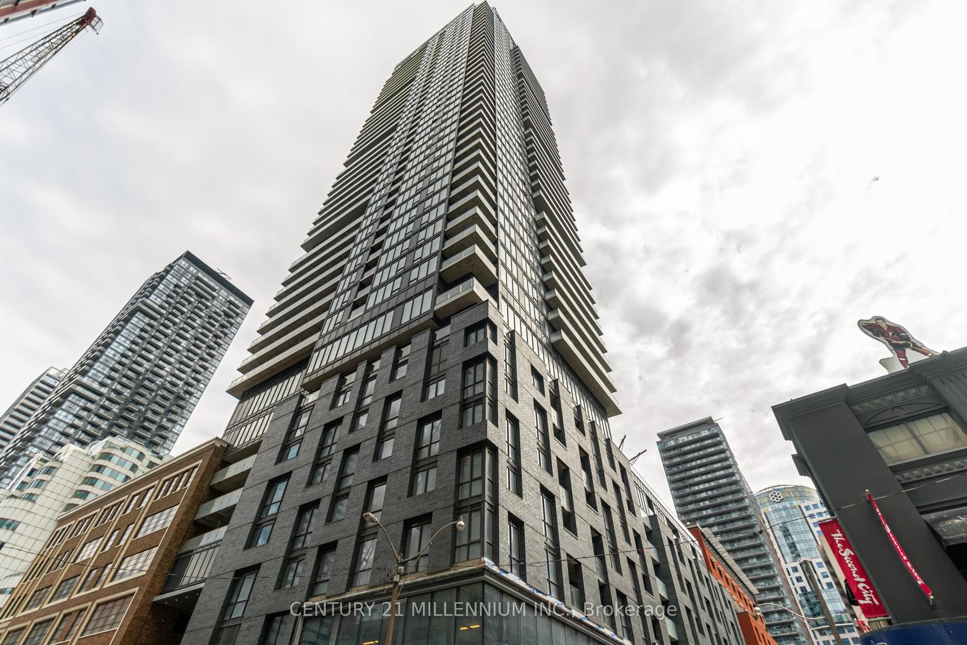 115 Blue Jays Way Unit 3501, Downtown Toronto / Waterfront, ON M5V 0N4 - Photo 1
