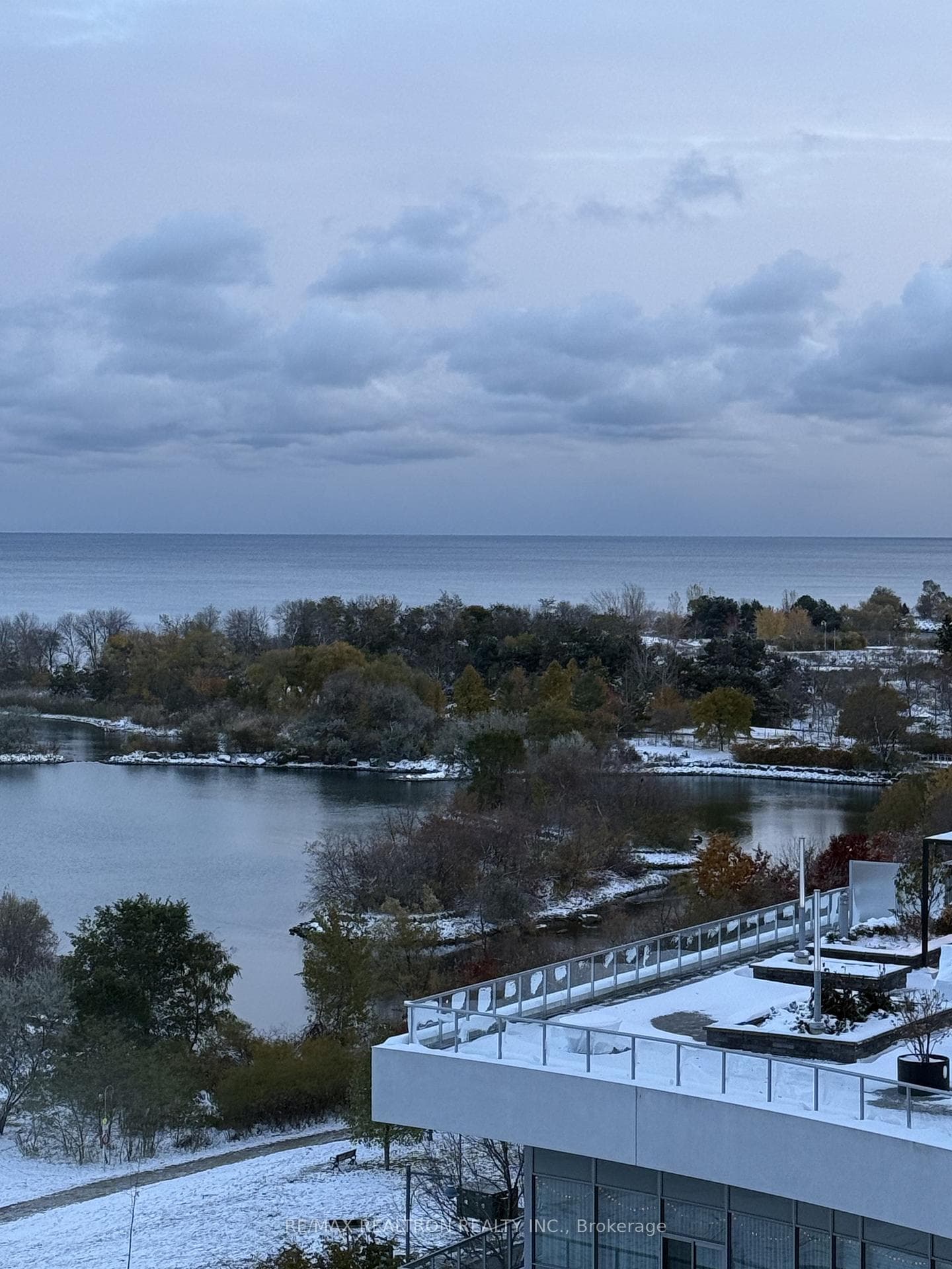 58 Marine Parade Drive Unit 913, Liberty Village / Parkdale / South Parkdale, ON M8V 4G1 - Photo 1