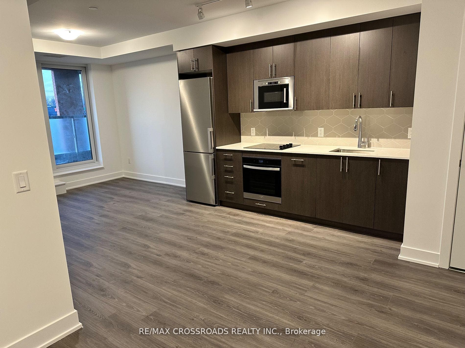 2545 Simcoe Street Unit 223, Oshawa, ON L1L 0W3 - Photo 1