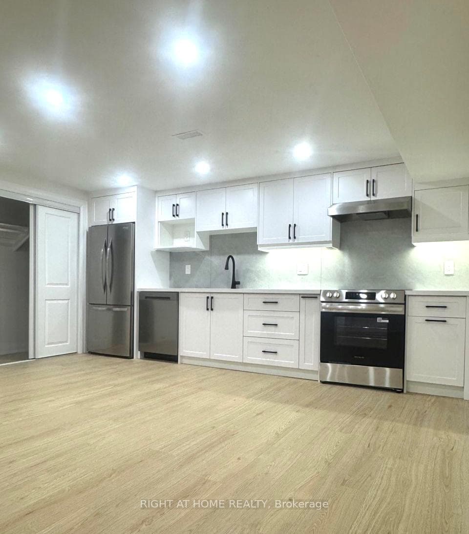 7 Warlock Crescent Unit Lower Unit, Hillcrest Village / Bayview Village, ON M2K 2H8 - Photo 1