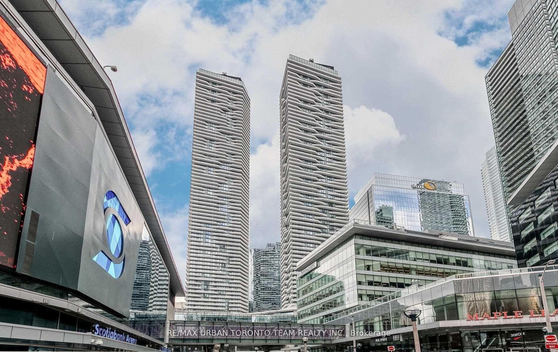 88 Harbour Street Unit 3906, Toronto C01