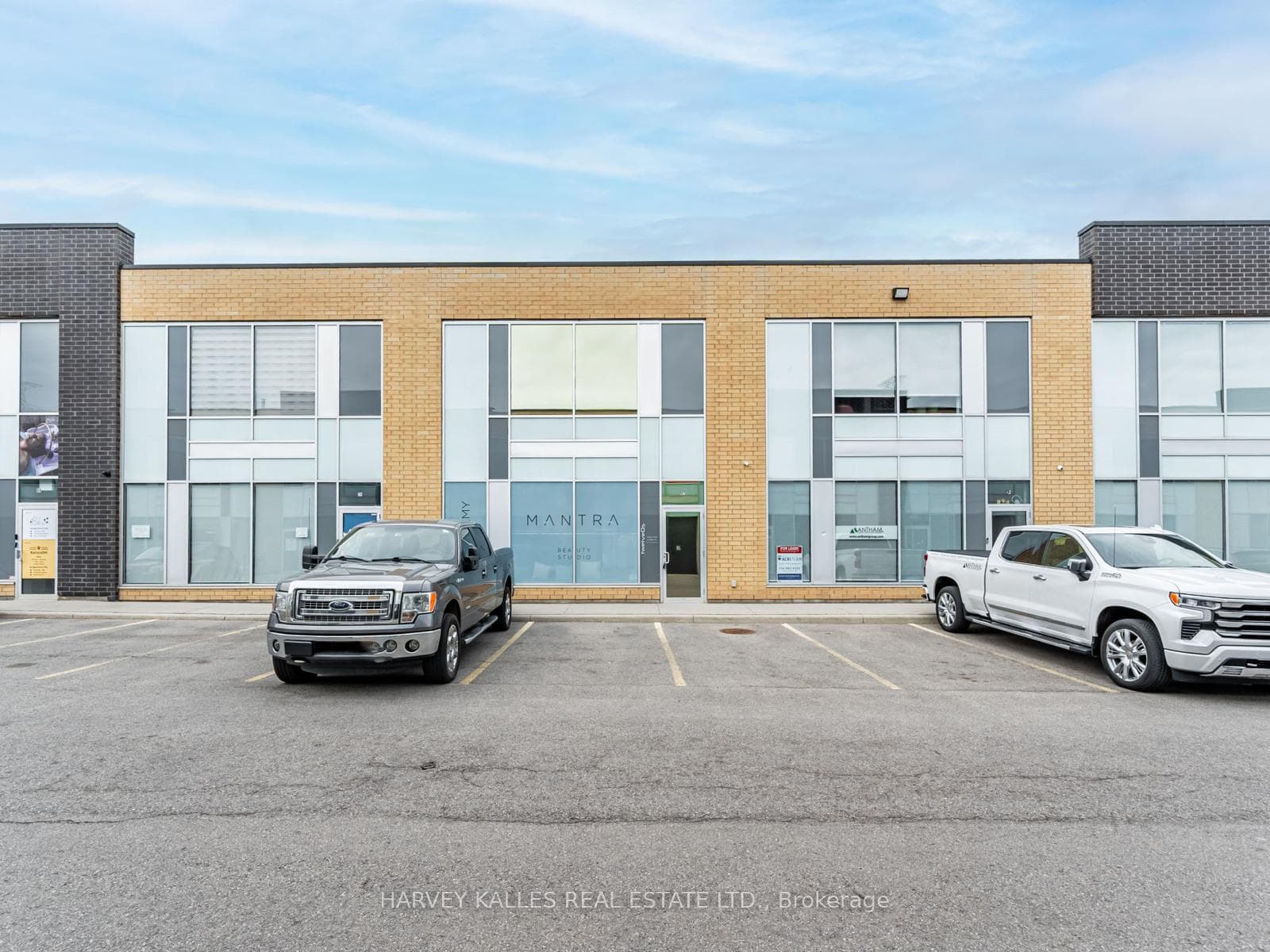 1215 Queensway N/A Unit 57, Mississauga, ON L4Y 0G4 - Photo 1