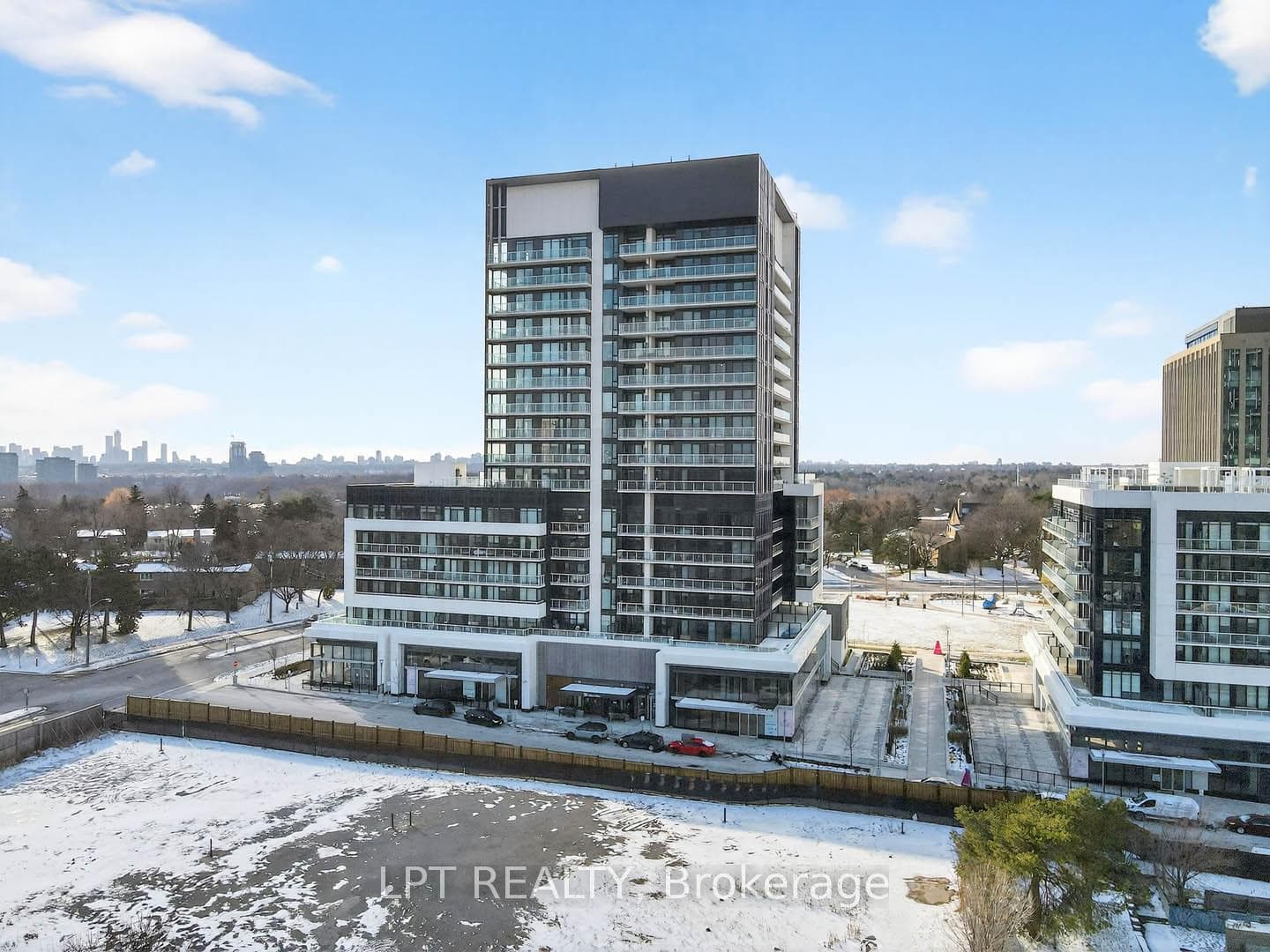 20 O'Neill Road Unit 536, Don Mills / Parkwoods / Victoria Village, ON M3C 0R2 - Photo 1