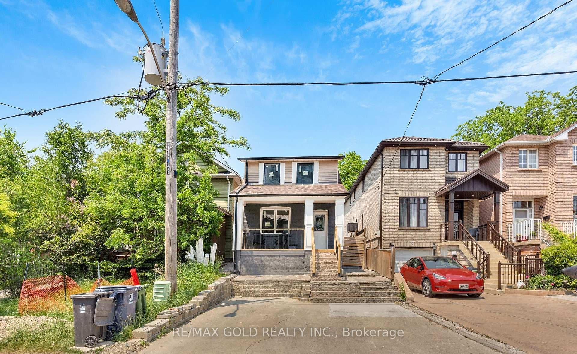 8 Fairglen Crescent, York / Weston, ON M9N 1S2 - Photo 1