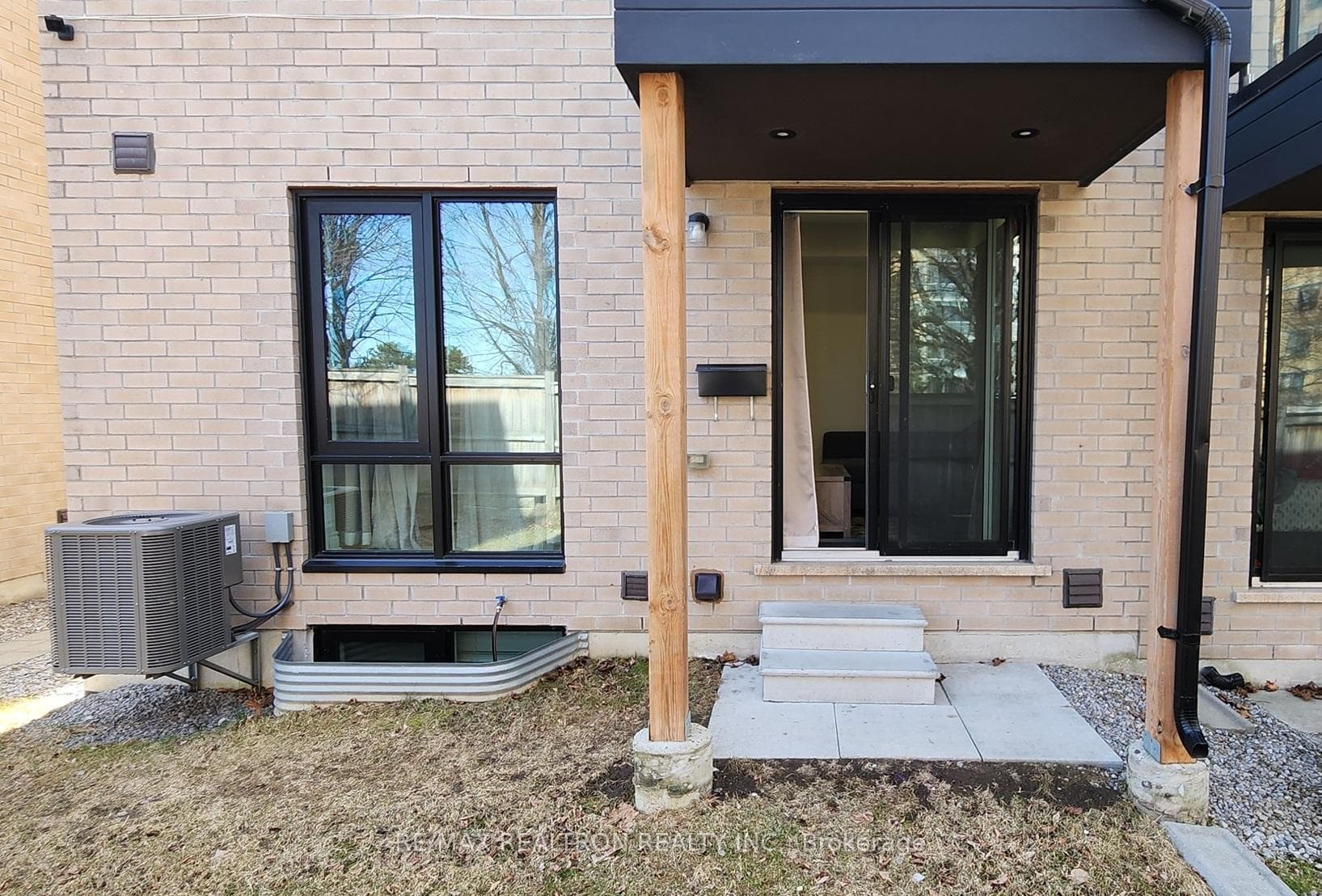 62 Pony Farm Drive, Etobicoke (Kingsview Village / Humber Heights), ON M9R 0B3 - Photo 1