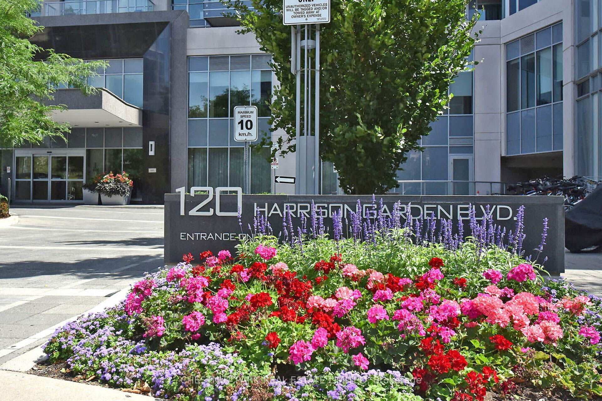 120 Harrison Garden Boulevard Unit 1801, Willowdale / Newtonbrook, ON M2N 0C2 - Photo 1