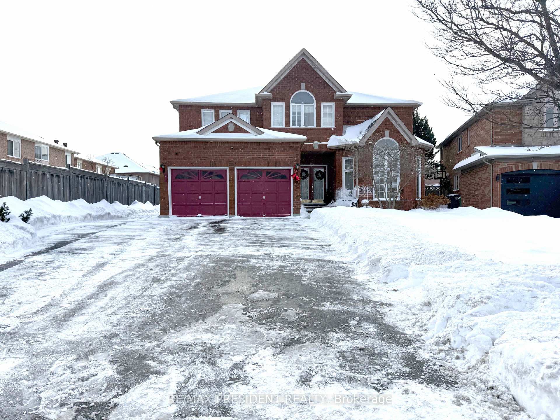 4 Tall Oaks Place, Brampton, ON L6R 1V1 - Photo 1