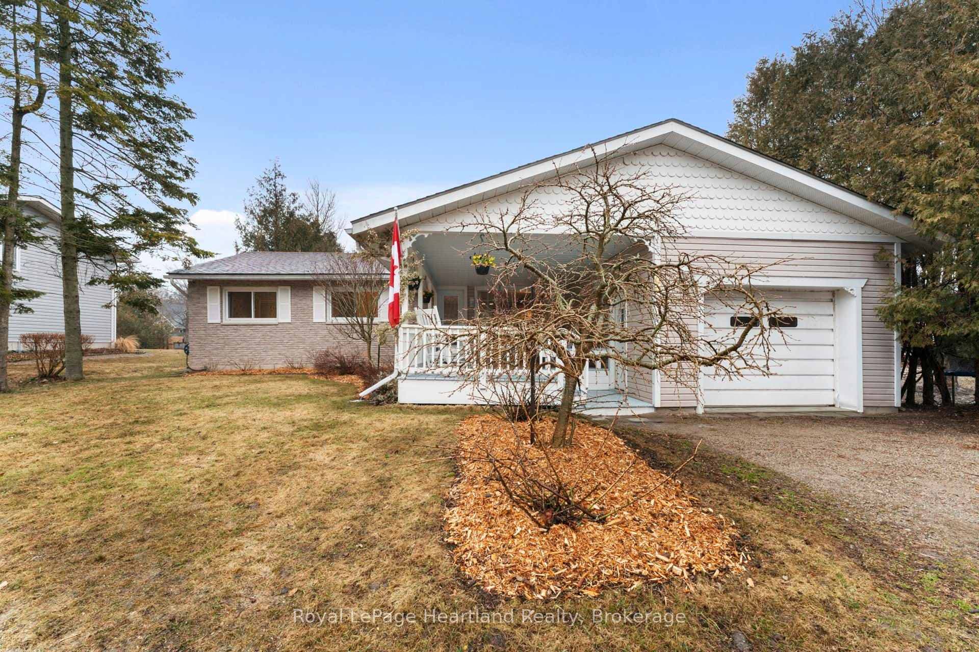209 Cedar Close, Huron-Kinloss, ON N2Z 2X3 - Photo 1