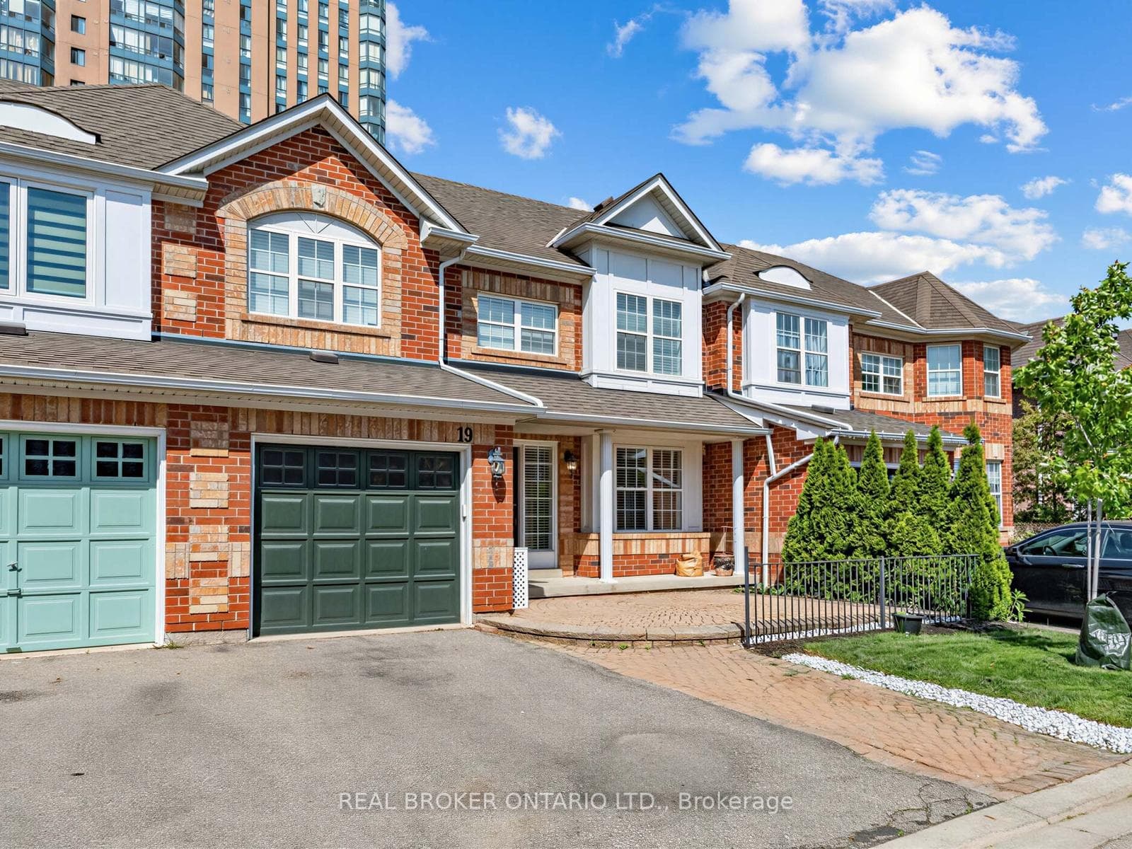 199 Hillcrest Avenue Unit 19, Mississauga, ON L5B 4L5 - Photo 1