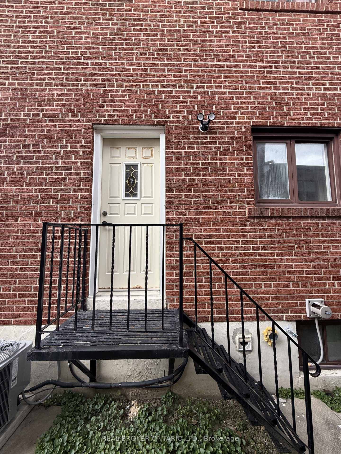 214 Fairglen Avenue Unit Rear, Scarborough Village / Eglinton East, ON M1W 1B1 - Photo 1