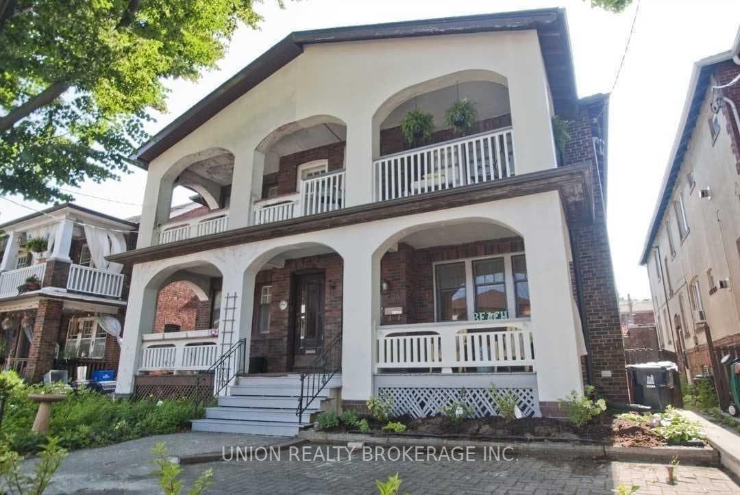 58 Scarboro Beach Boulevard Unit Upper, The Beaches / Upper Beaches, ON M4E 2X1 - Photo 1