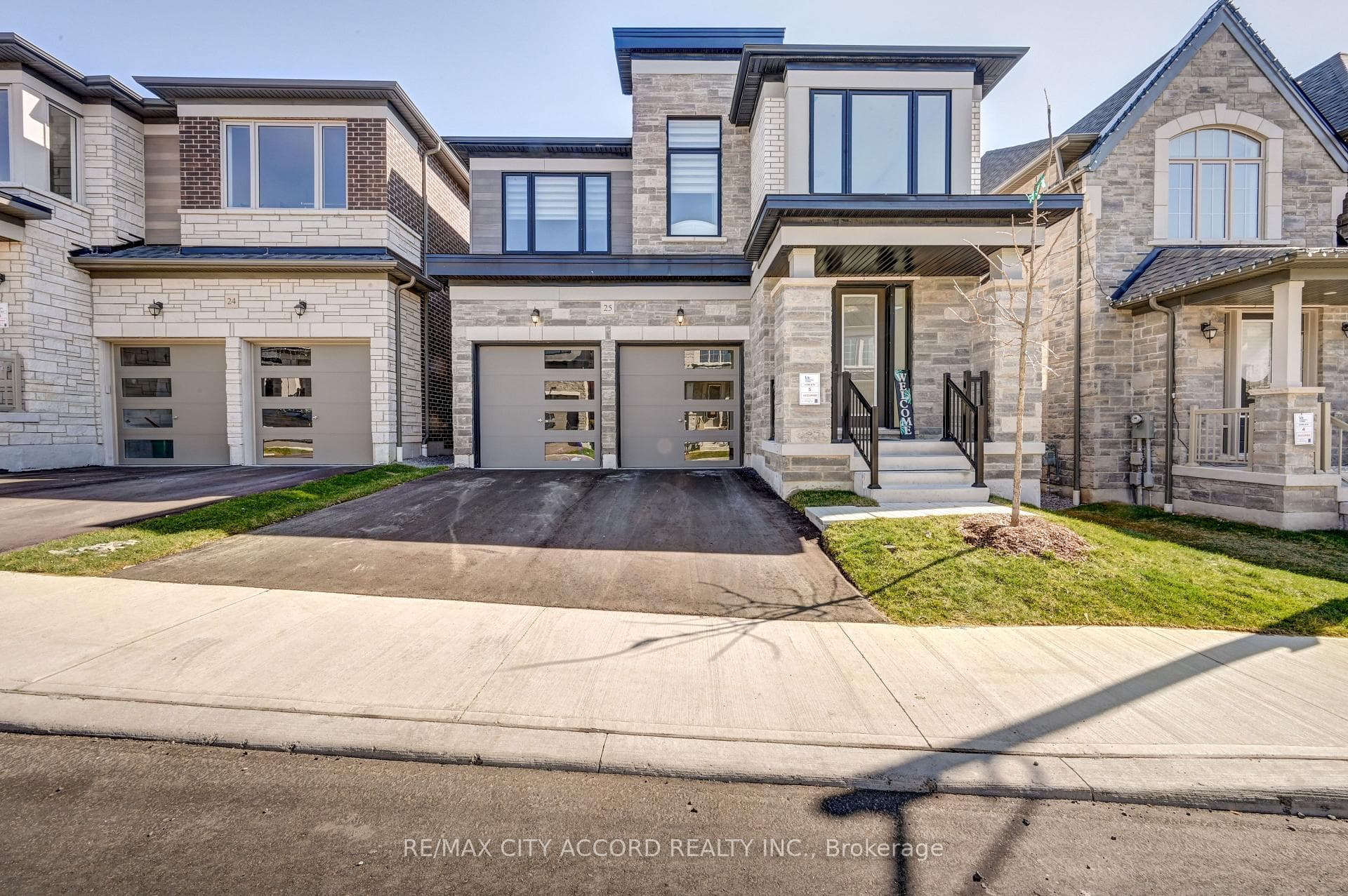 400 Finch Avenue Unit 25, Pickering, ON L1V 1H8 - Photo 1