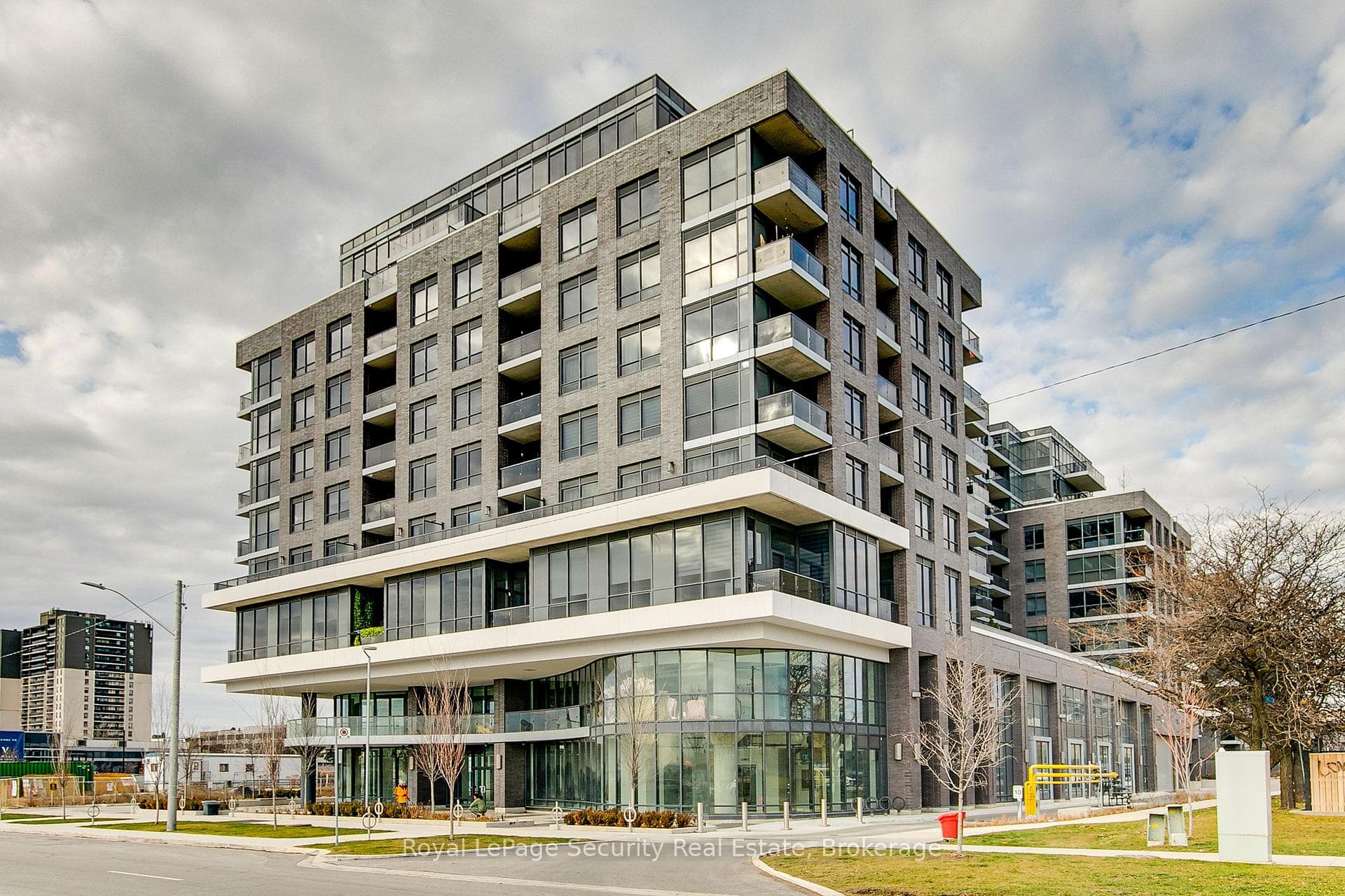 10 Gibbs Road Unit 1006, Toronto W08