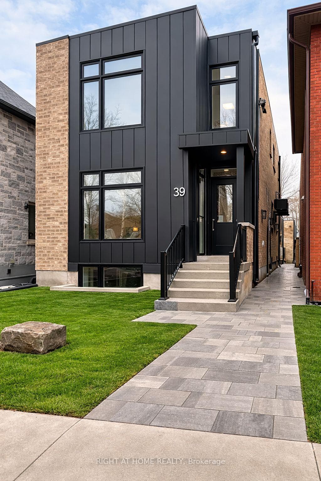 39 Fifteenth Street Unit 2, Liberty Village / Parkdale / South Parkdale, ON M8V 3J3 - Photo 1