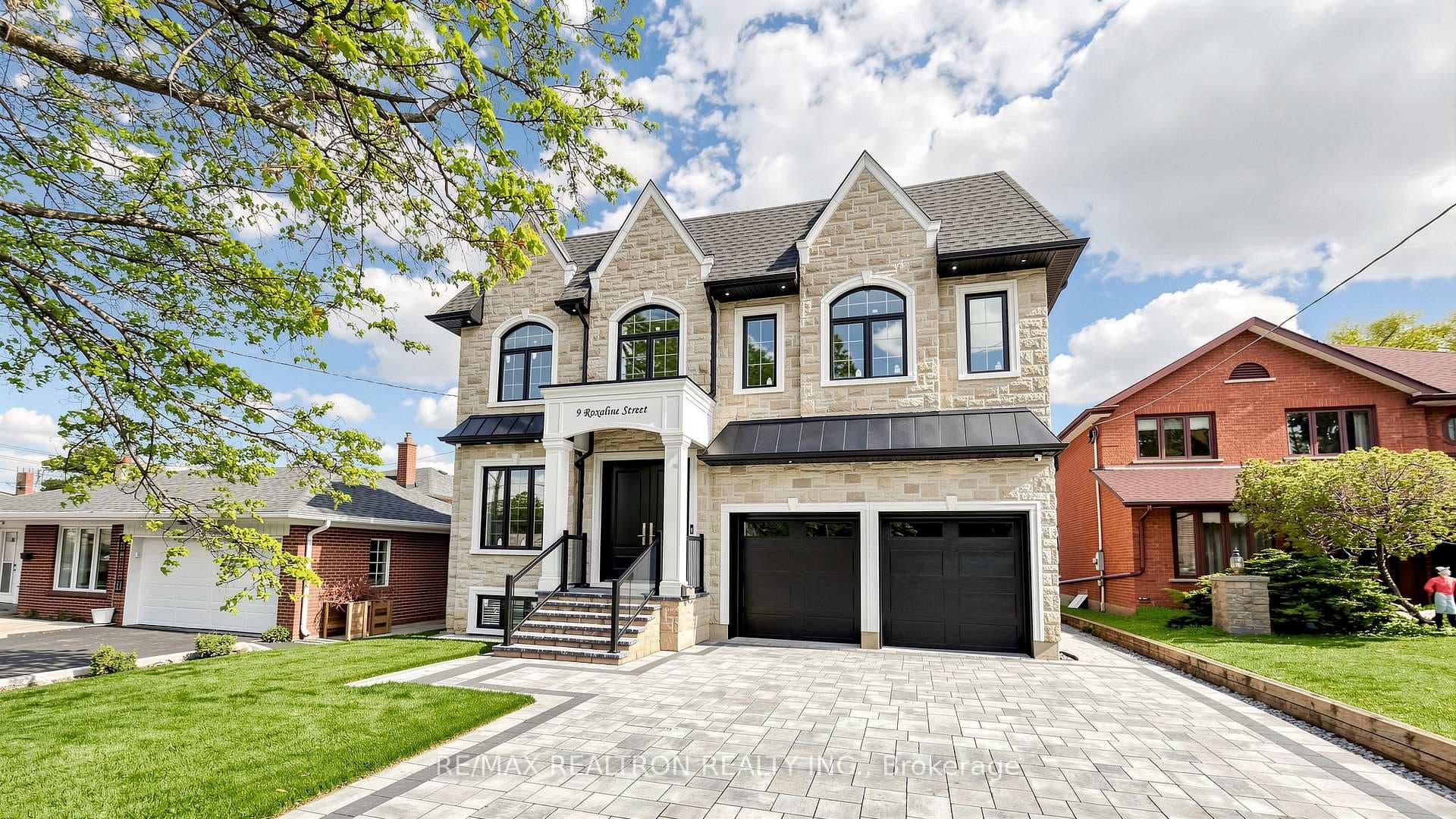 9 Roxaline Street, Etobicoke (Kingsview Village / Humber Heights), ON M9P 2Y6 - Photo 1