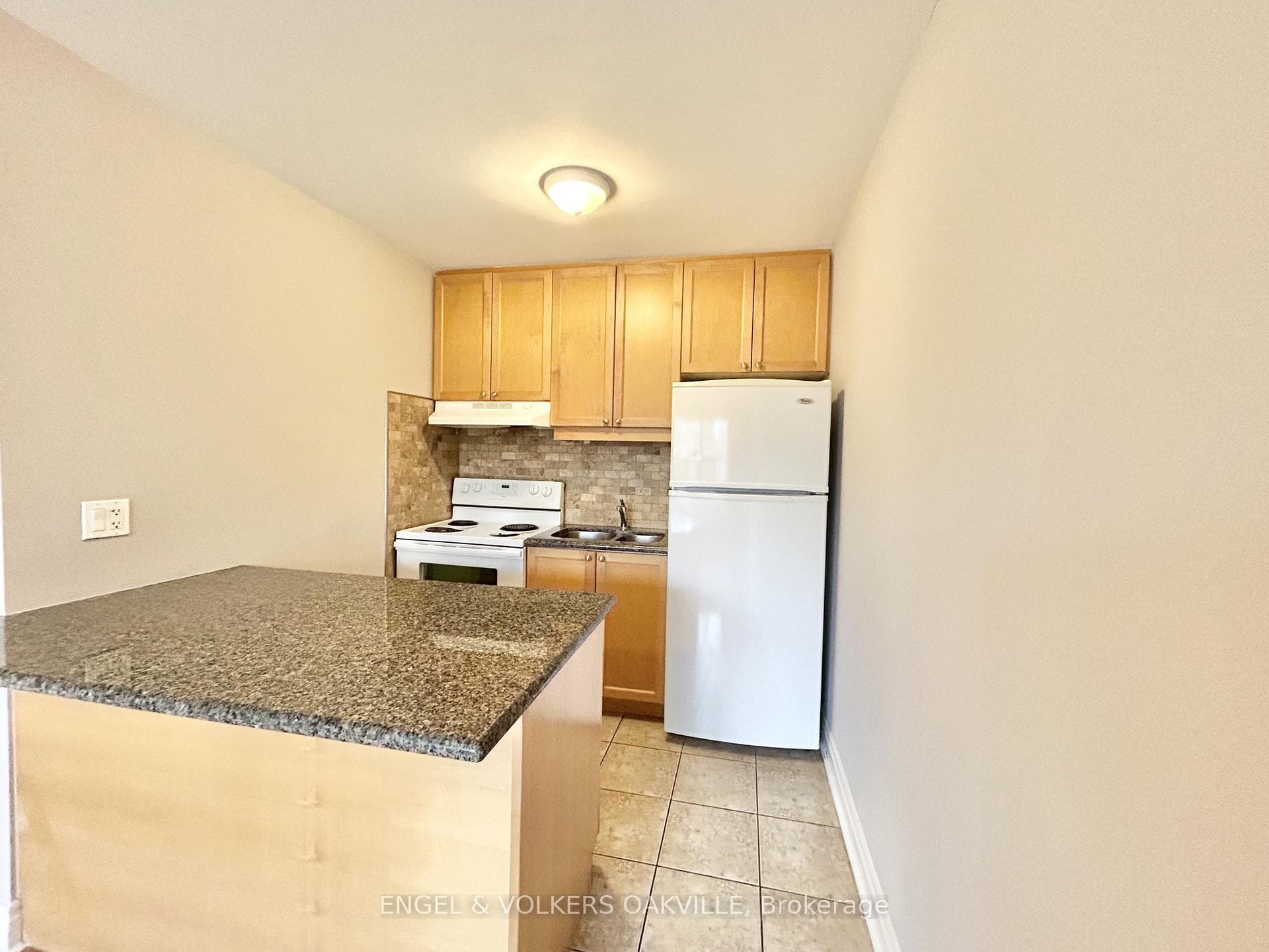 90 Twenty Fifth Street Unit 8, Toronto W06