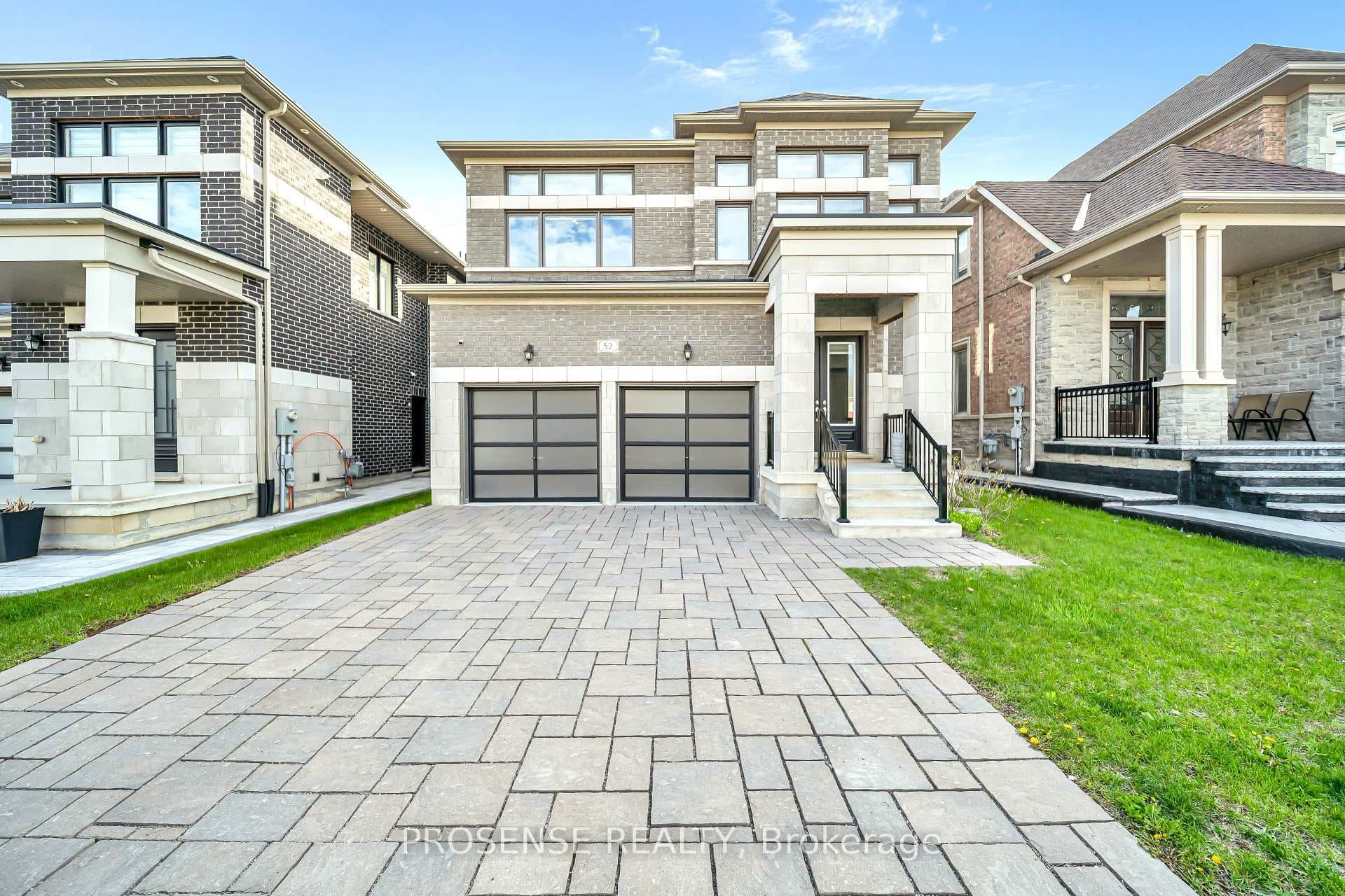 52 Chandos Gate, Vaughan