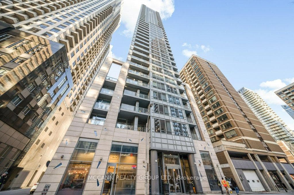 21 Balmuto Street Unit 3302, Toronto C01