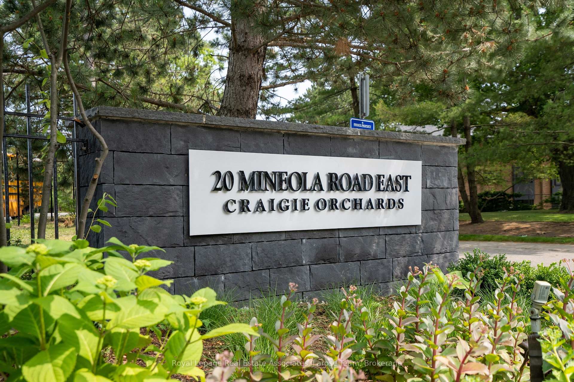 20 Mineola Road Unit 63, Mississauga, ON L5G 4N9 - Photo 1