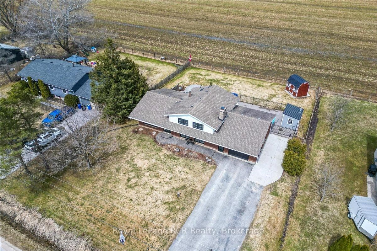 883 30th Street, Georgian Bluffs