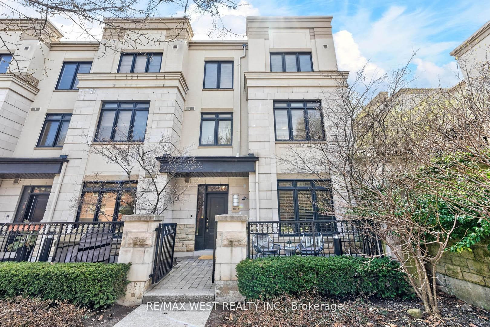 7 Oakburn Crescent Unit TH 11, Willowdale / Newtonbrook, ON M2N 2T5 - Photo 1