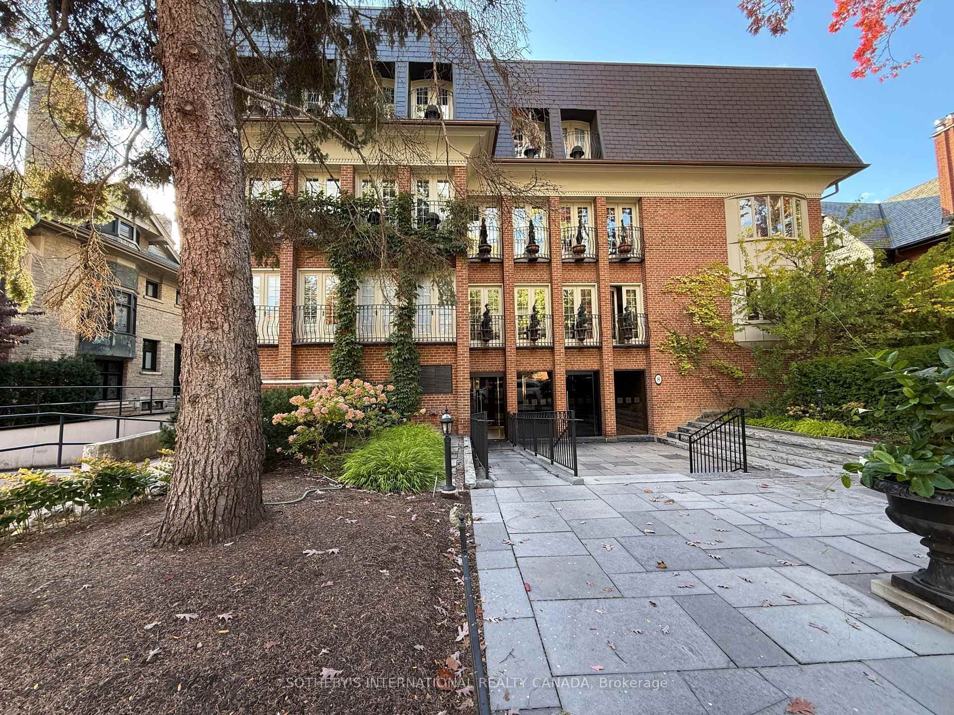 8 Hawthorn Avenue Unit 202, Rosedale / Moore Park, ON M4W 2Z2 - Photo 1