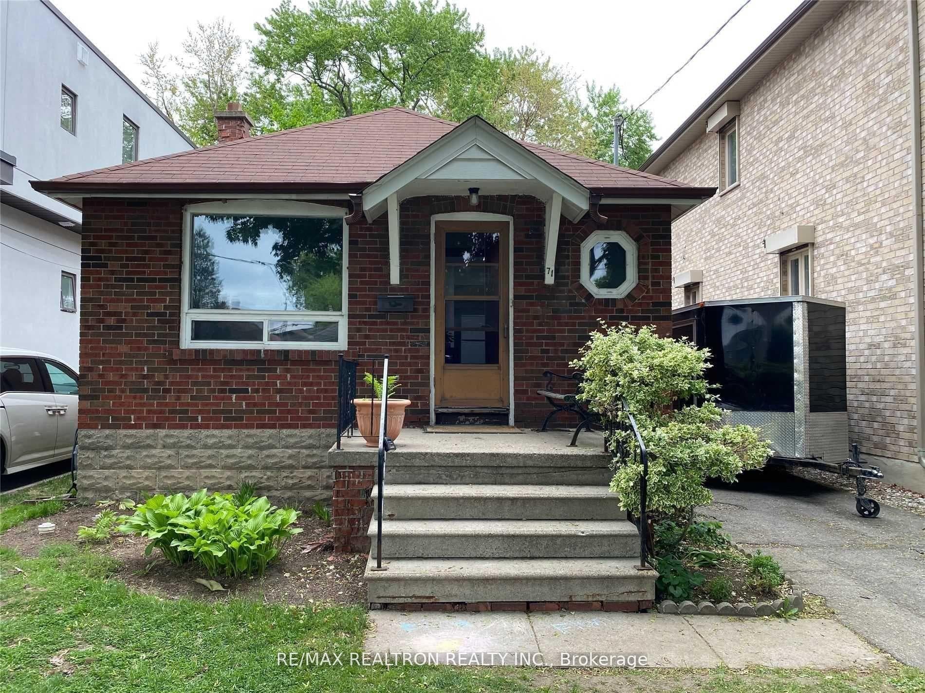 71 Lesmount Avenue Unit Main, Danforth / East York, ON M4J 3V7 - Photo 1