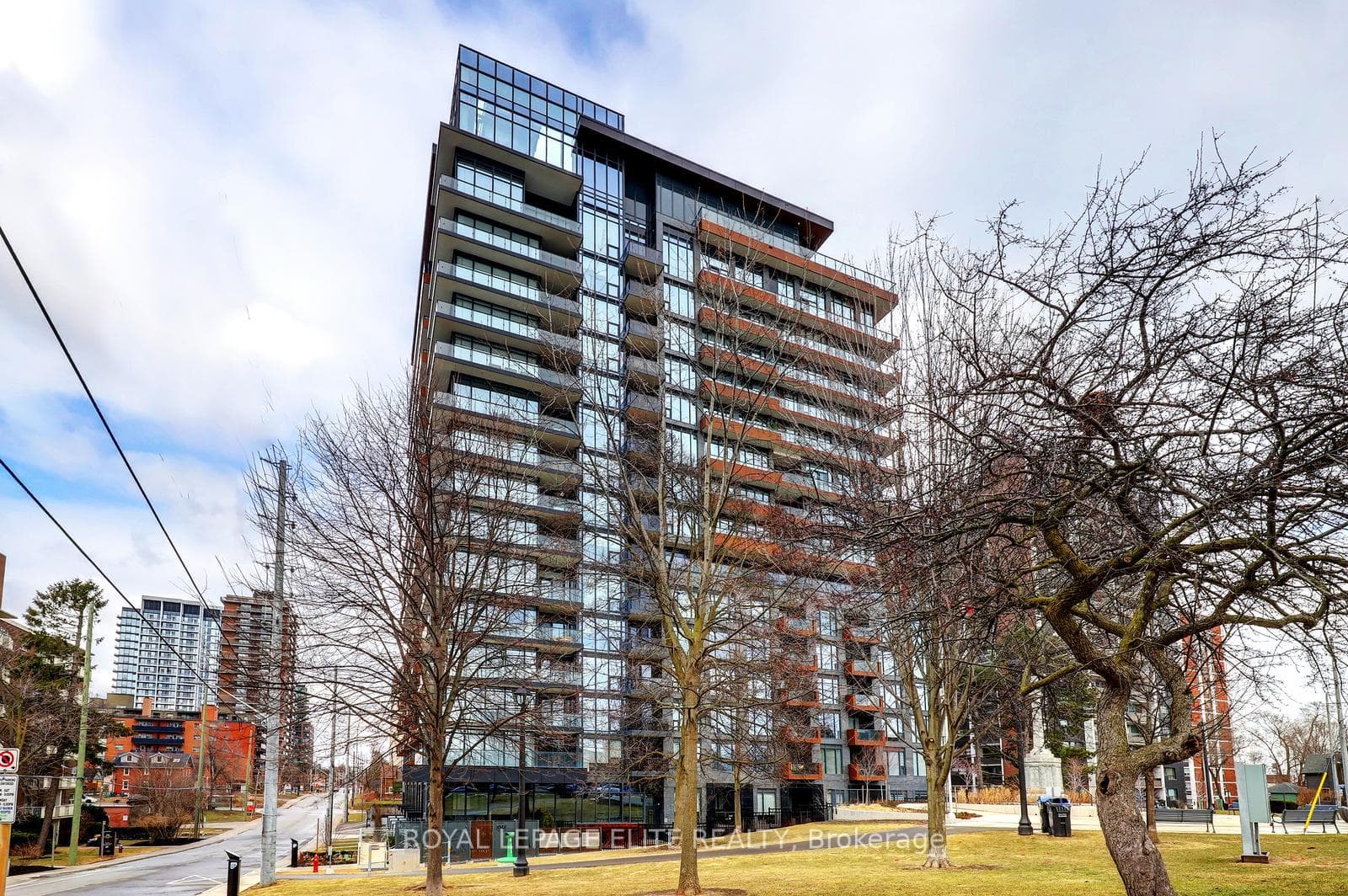 21 Park Street Unit 318, Mississauga, ON L5G 0C2 - Photo 1