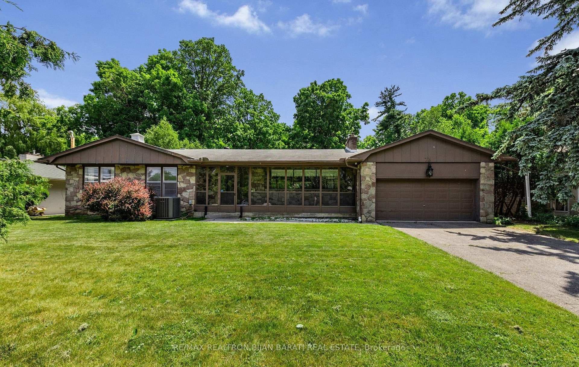 73 Forest Grove Drive, Toronto C15