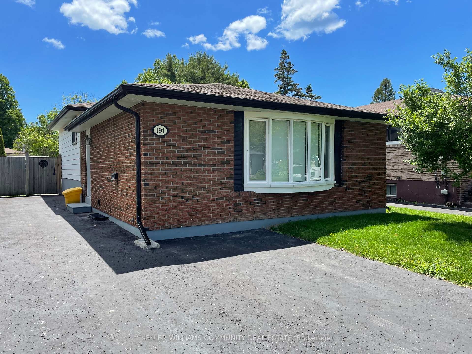 191 Quetico Court Unit Upper, Oshawa, ON L1J 1E7 - Photo 1